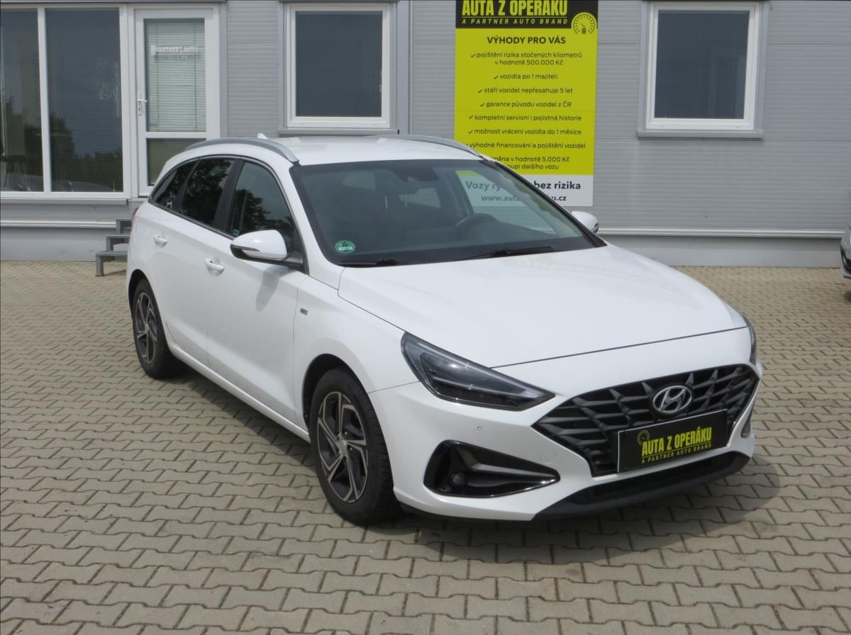 Hyundai i30, 1,5 T-GDI mHEV Family Smart 11