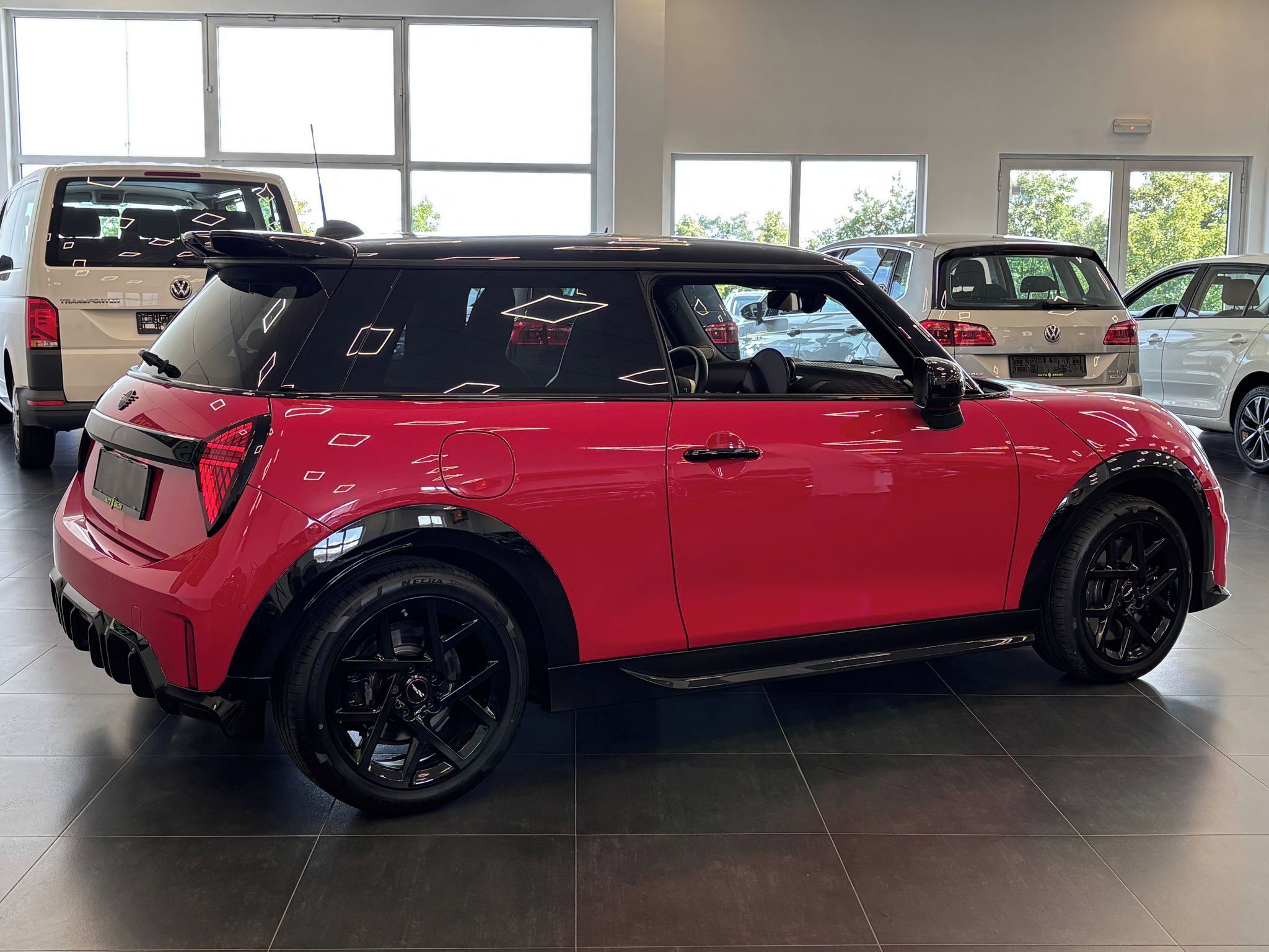 Mini Cooper, JCW Chilli red, Panorama Sport - fotka 5
