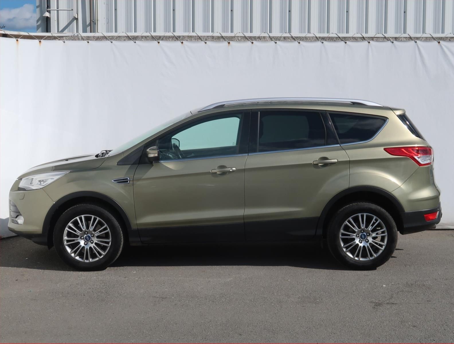 Ford Kuga, 2.0 TDCi, Titanium, 4X4, Kůže - fotka 3