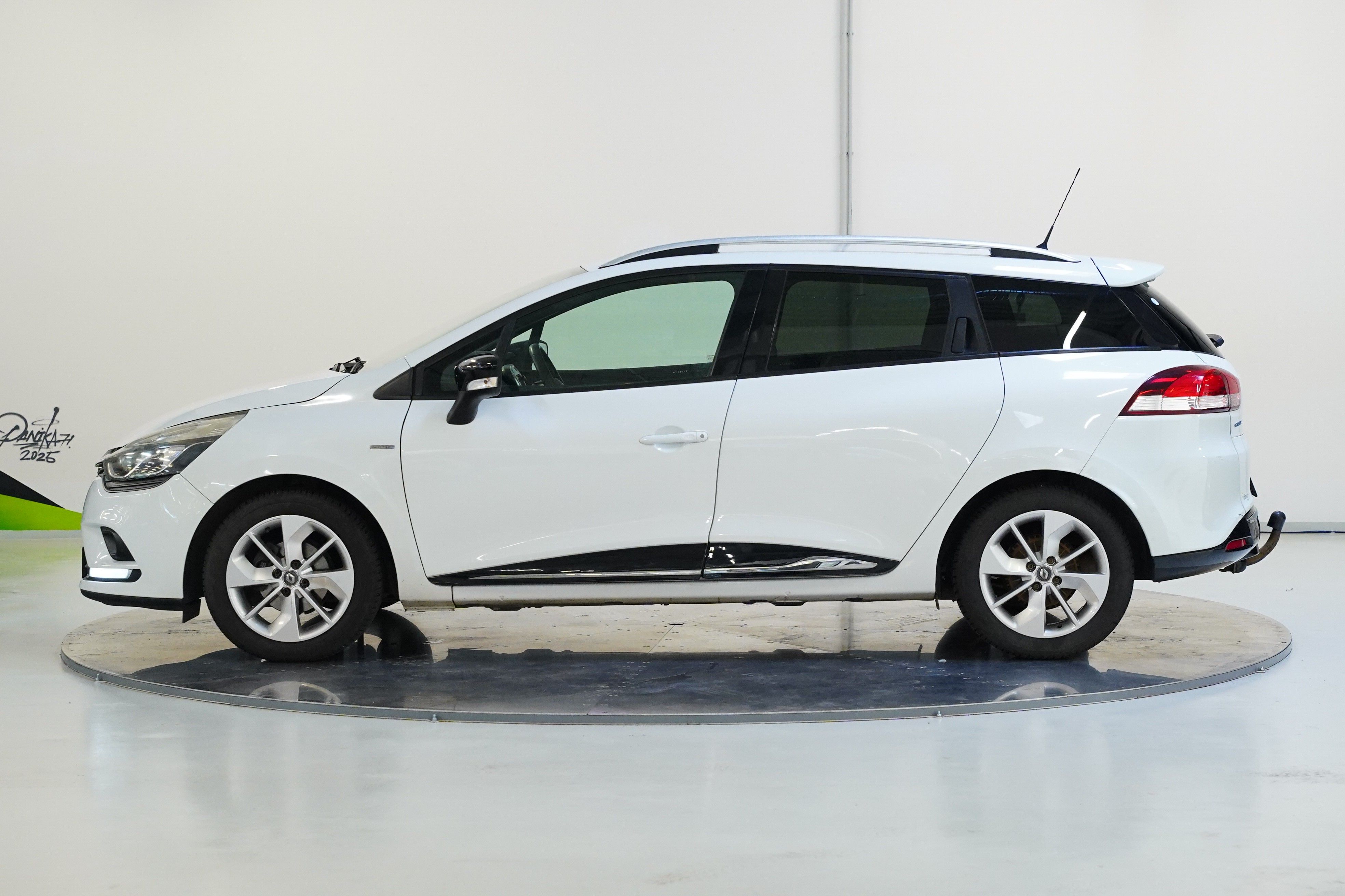 Renault Clio, 1.2 i 54 kW Limited - fotka 3