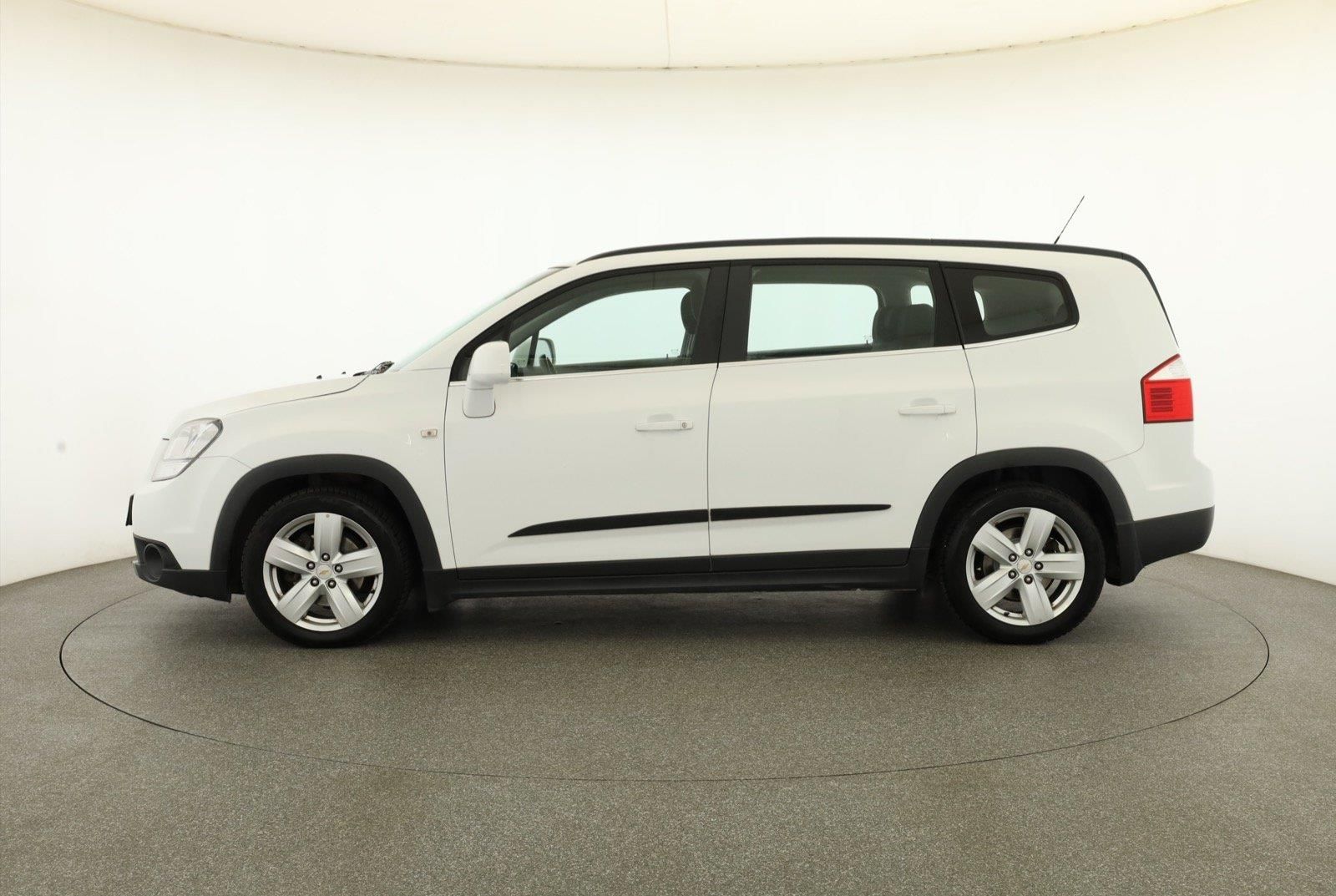 Chevrolet Orlando, 2.0 VCDi, 7 míst, ČR,1.maj - fotka 3