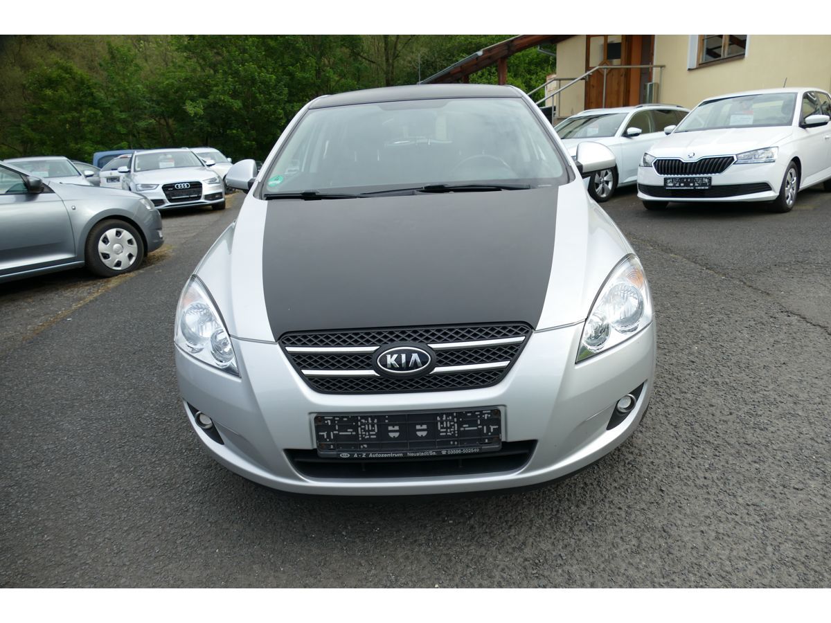 Kia Cee´d, 1,4 80KW KLIMA - fotka 2