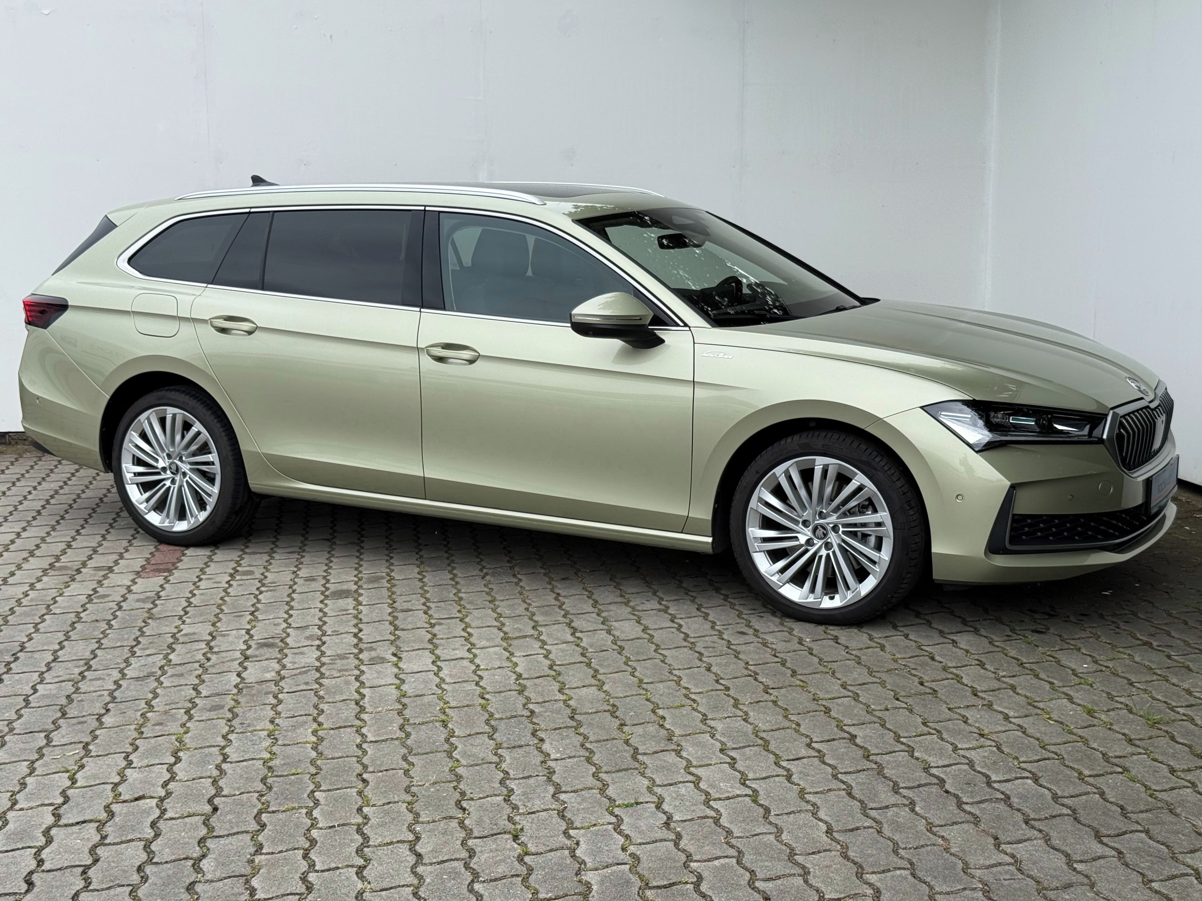 Škoda Superb, 2,0 TDI / 142 kW 4x4 L&K - fotka 3