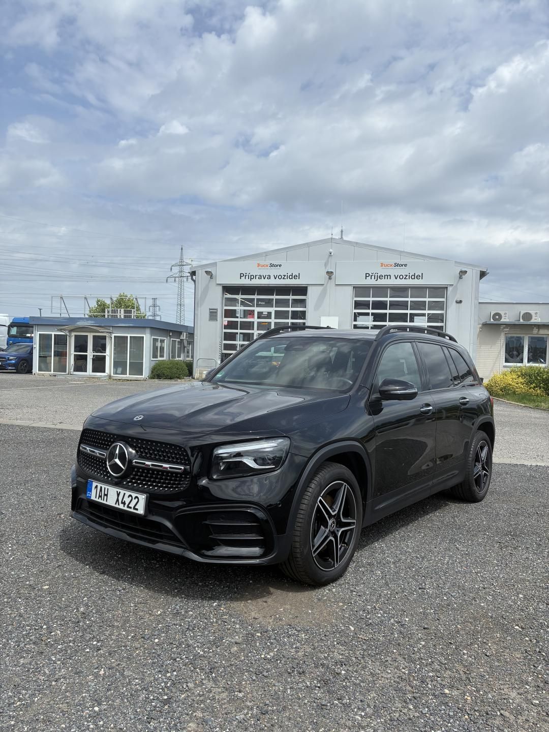 Mercedes-Benz GLB, 200d 4MATIC - fotka 3