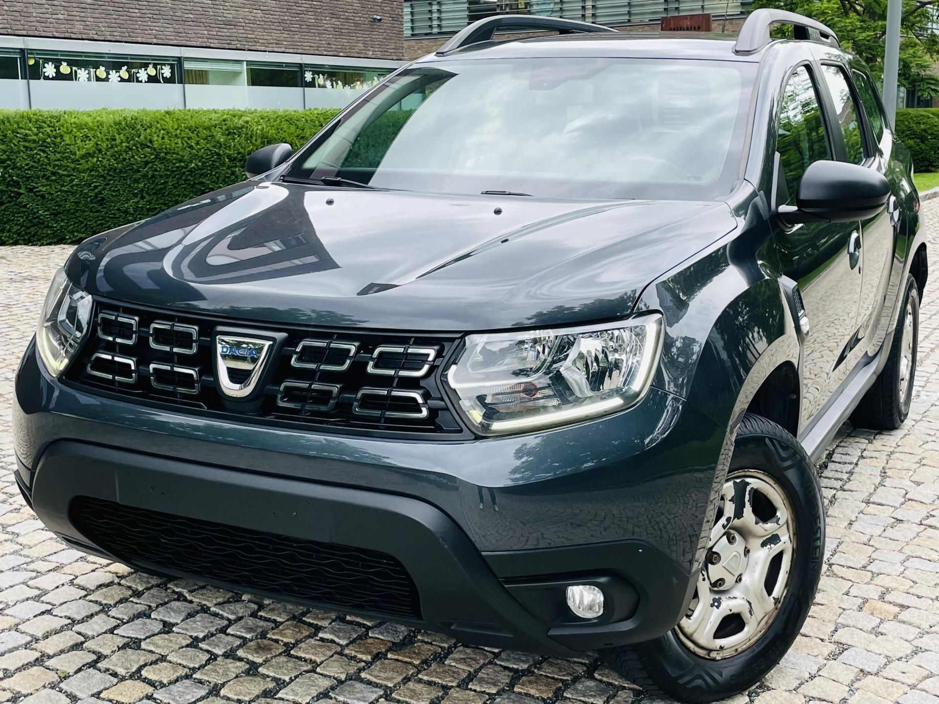 Dacia Duster, 1.6i 1.MAJITEL TAŽNÉ SERVISKA - fotka 2