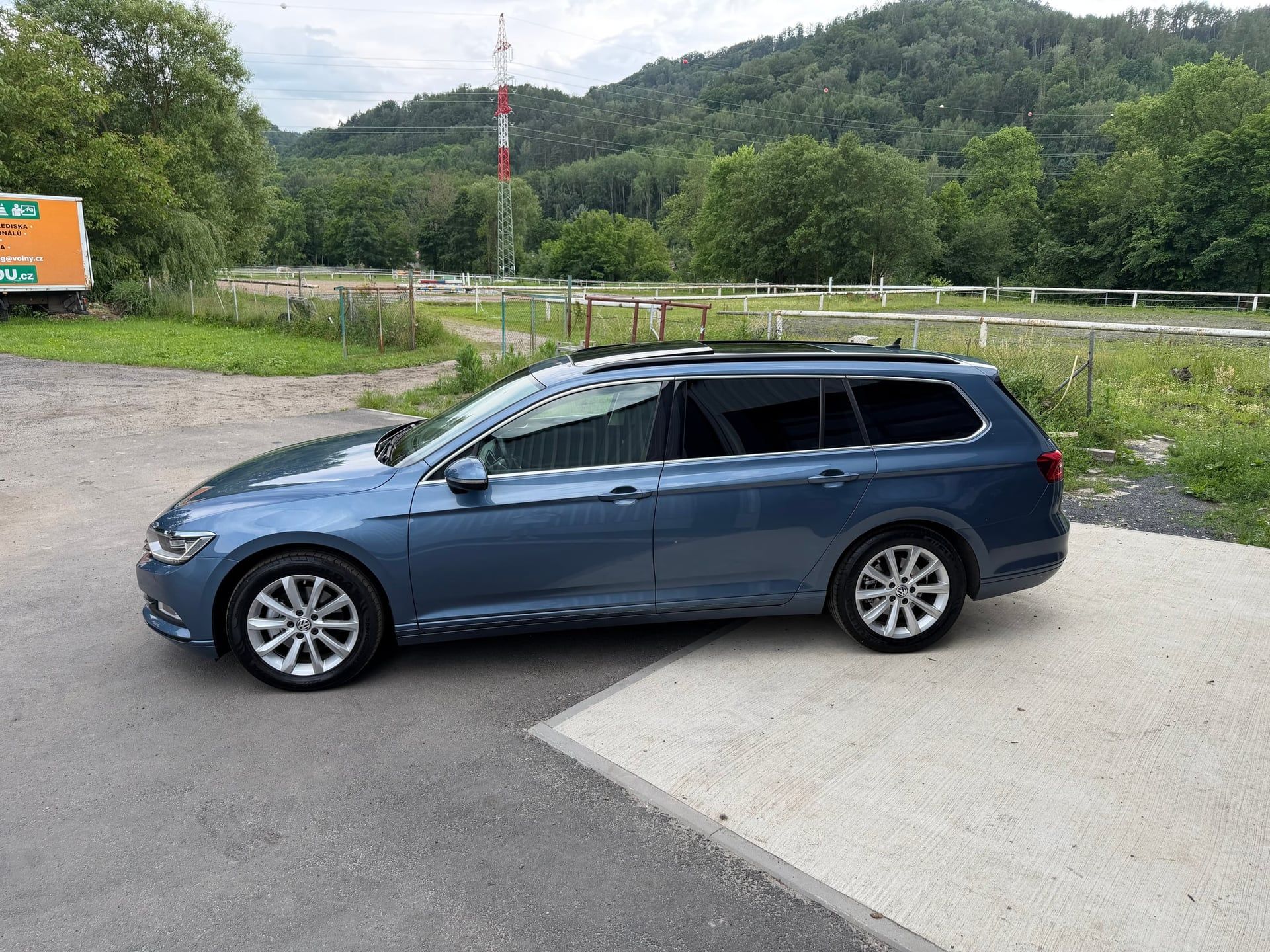 Volkswagen Passat, Combi/2.0TDI/DSG/Highline - fotka 4