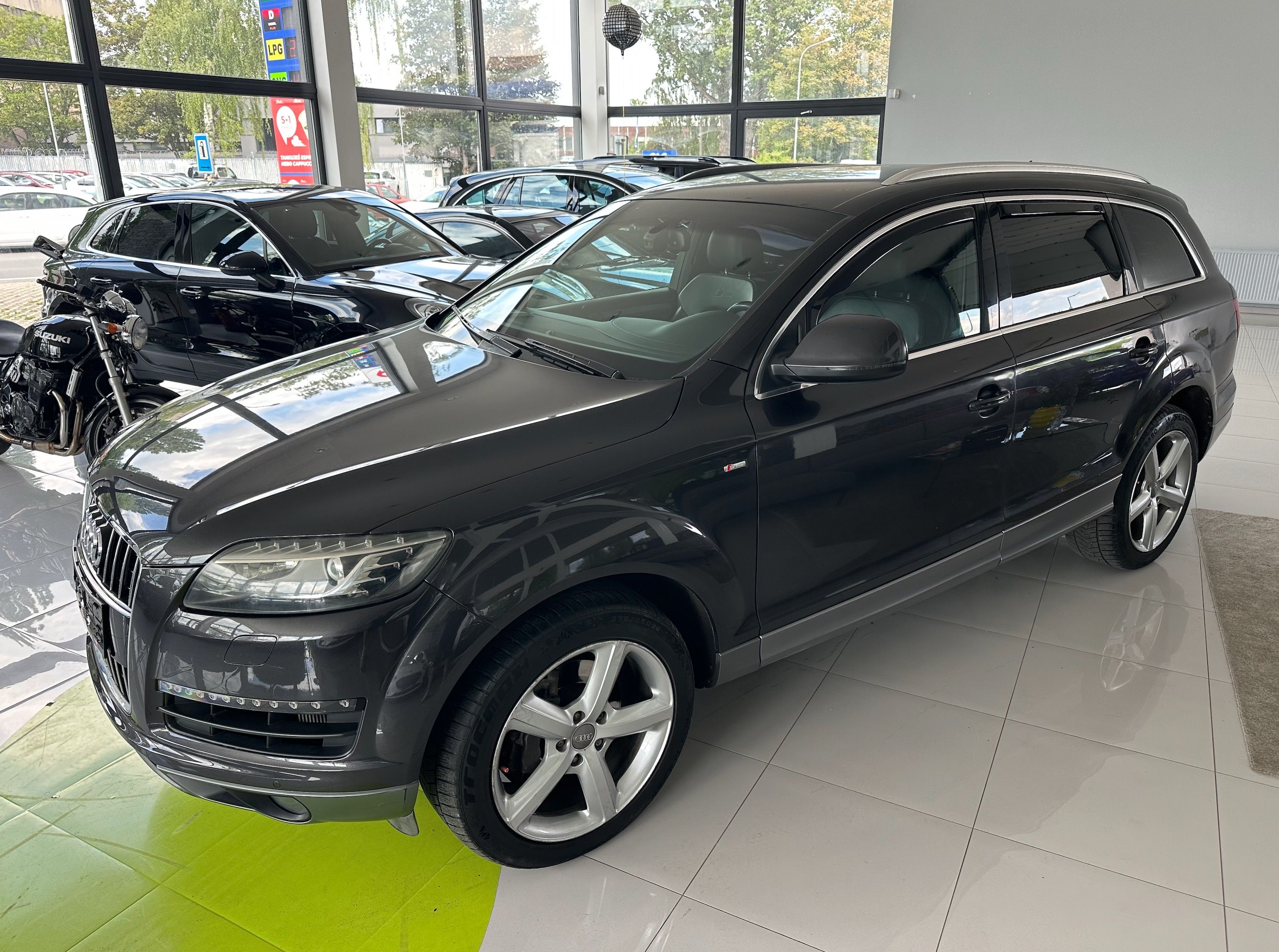 Audi Q7 - fotka 4