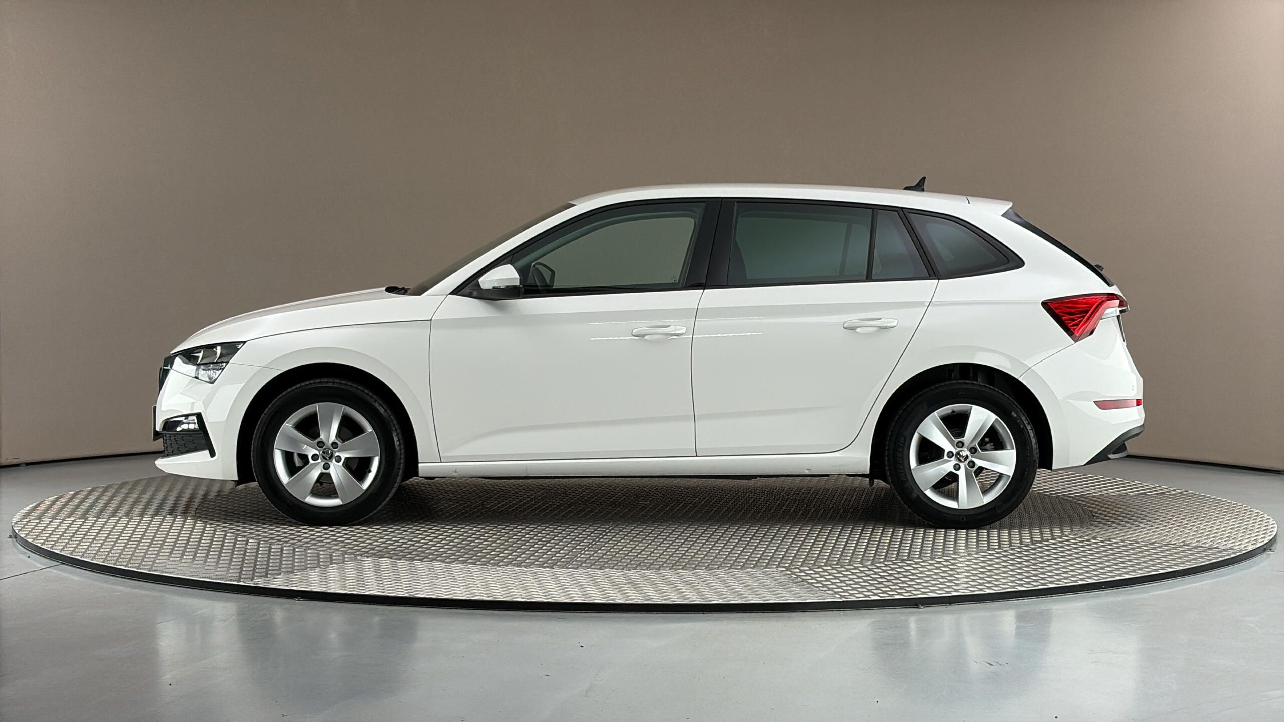 Škoda Scala, 1.0 TSI Ambition - fotka 4