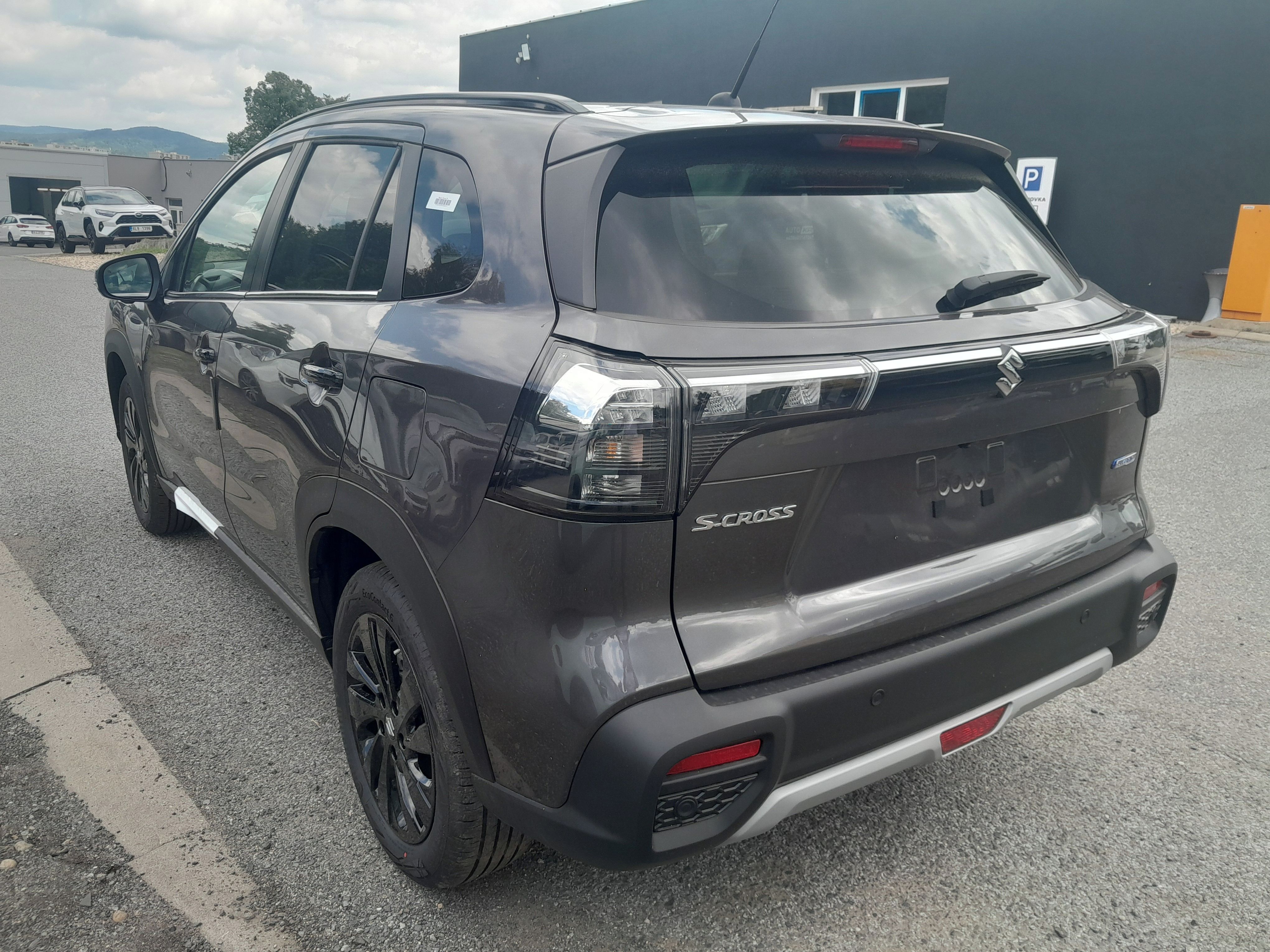 Suzuki S-Cross, 1,4 BLACK EDITION 4x4 - fotka 4