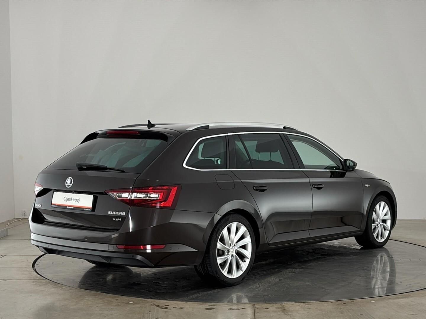 Škoda Superb, 2.0 TDI / 140 kW Laurin & Klem - fotka 2
