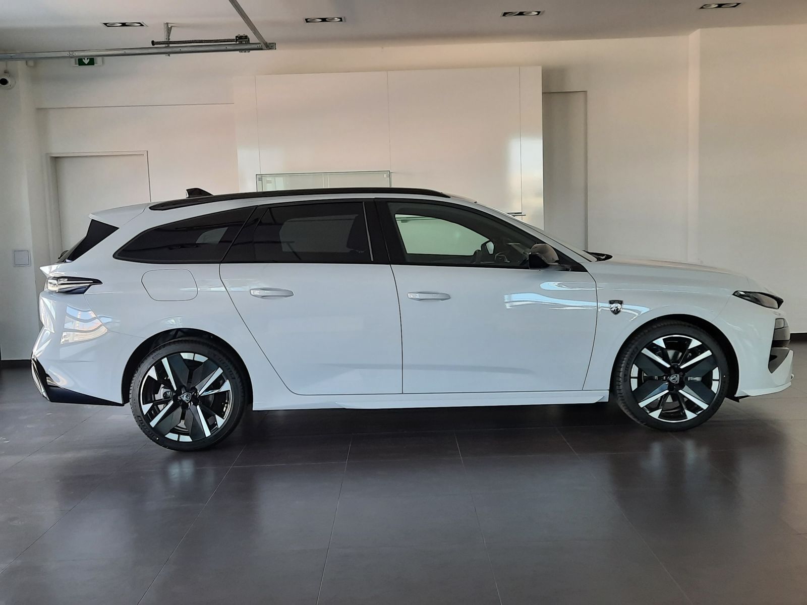 Peugeot 308, SW GT Hybrid 145 e-DCS6 - fotka 5