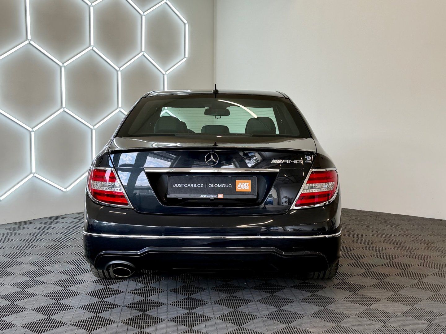 Mercedes-Benz Třídy C, 180i - fotka 6