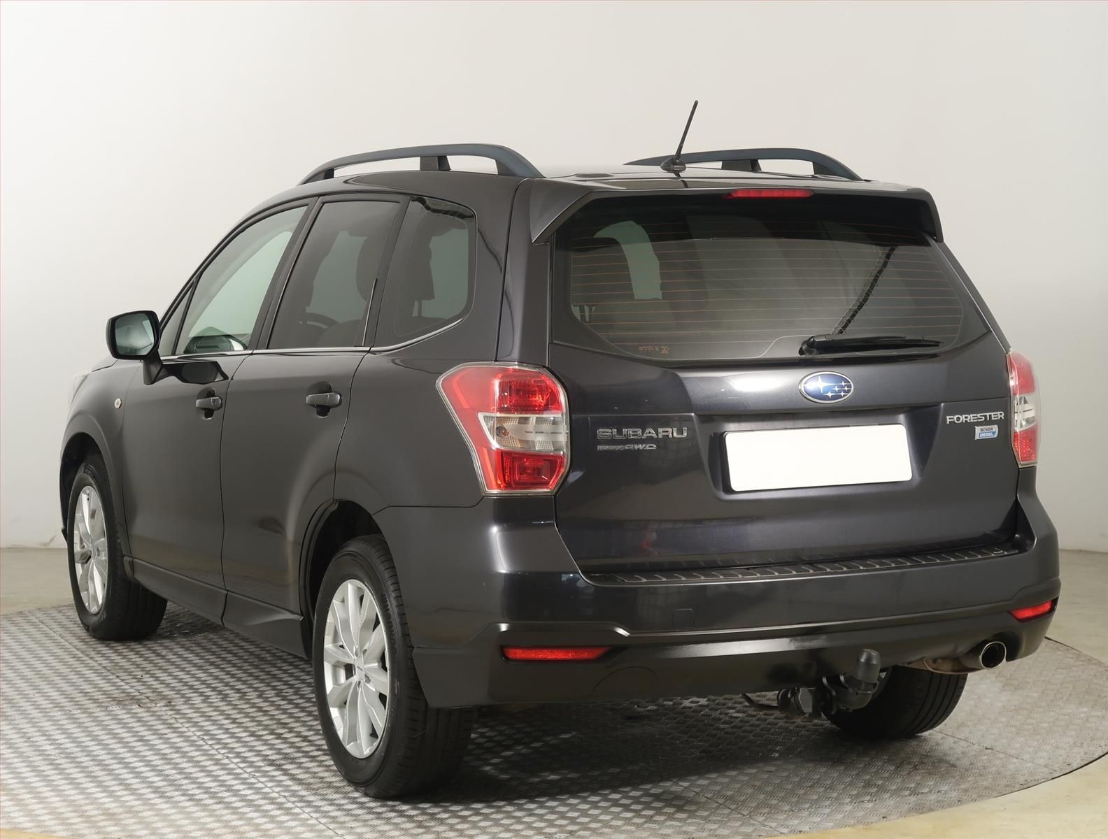Subaru Forester, 2.0 d, 4X4, Serv.kniha, Navi - fotka 4