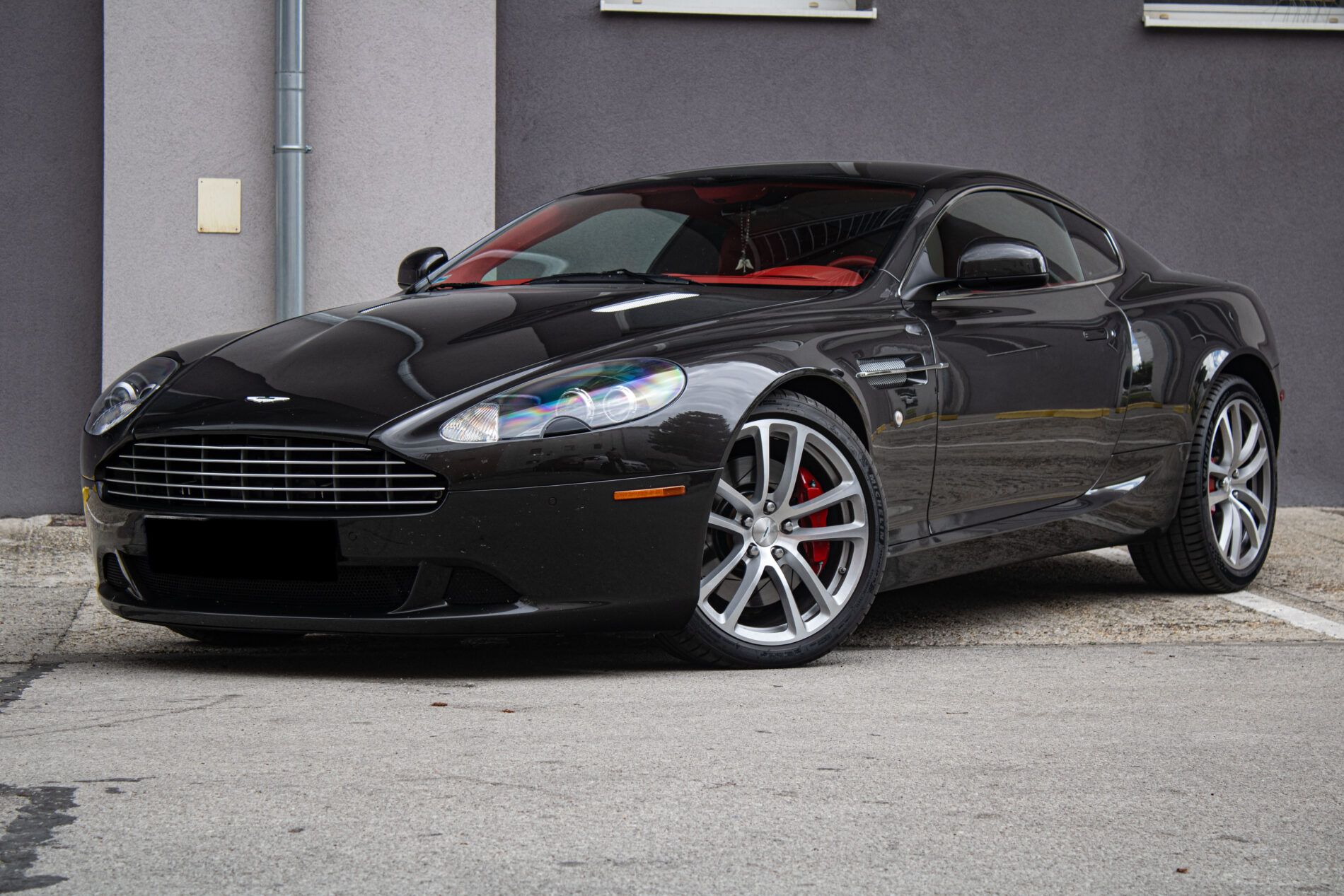 Aston Martin DB9