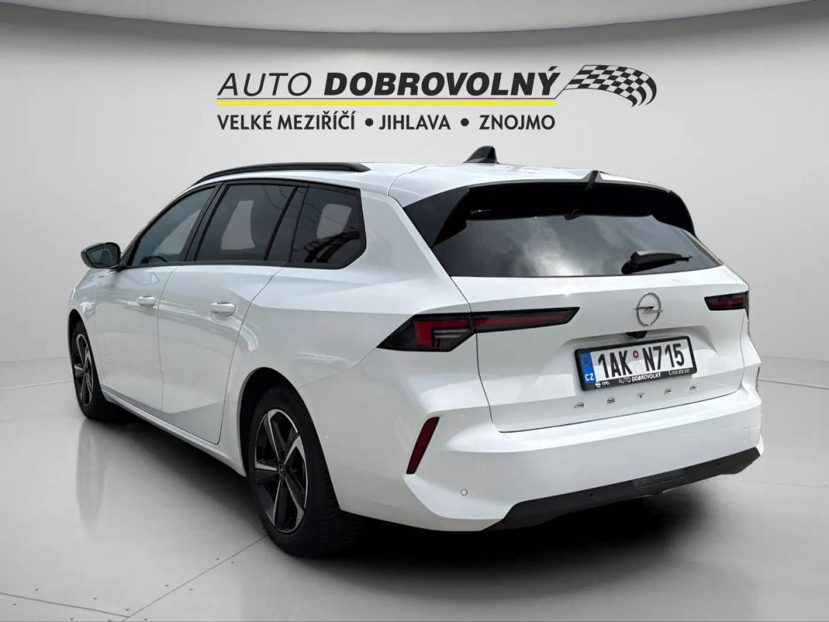 Opel Astra, Edition ST 1.2 TURBO (96kW/130 - fotka 5