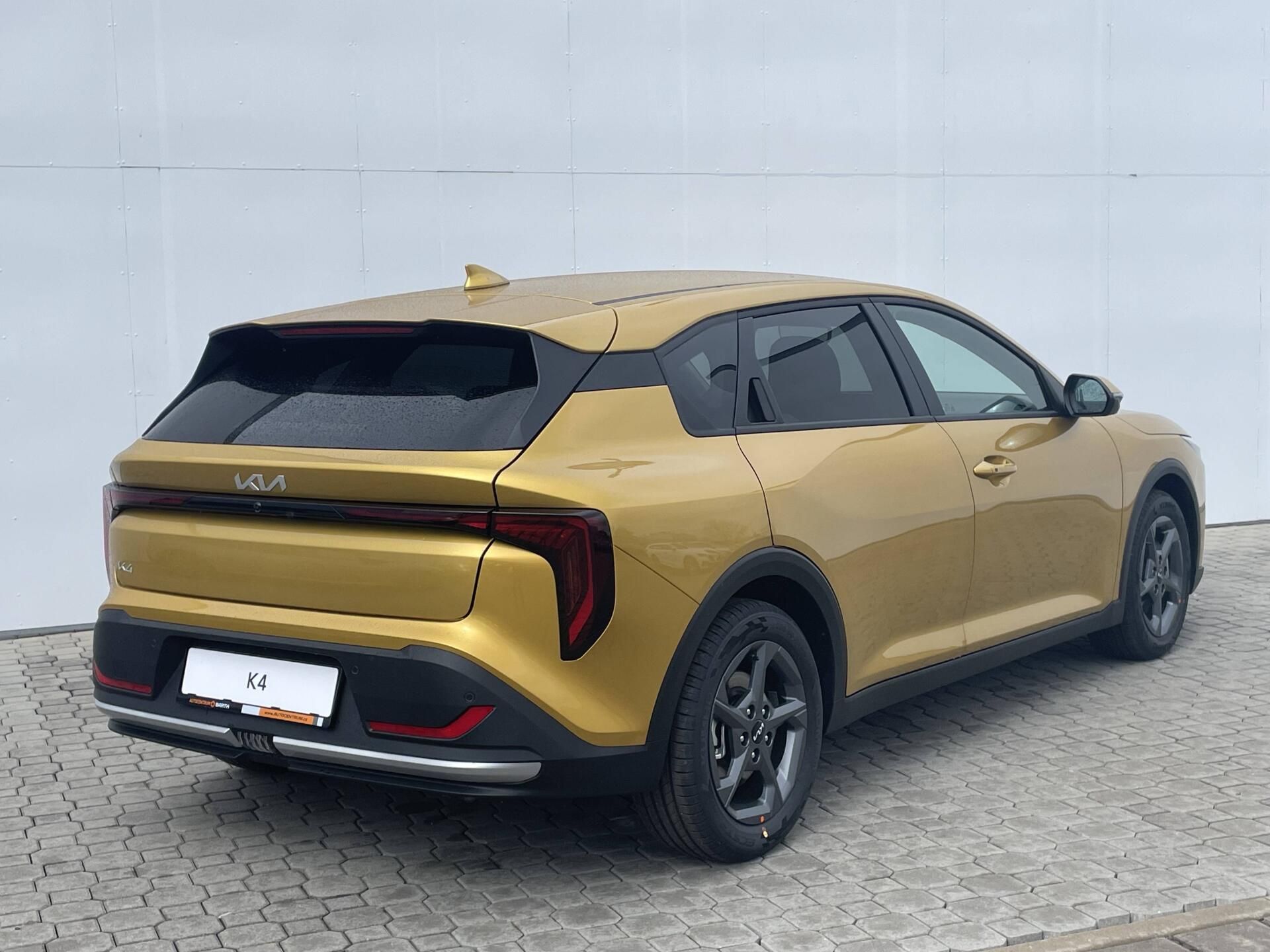 Kia K4, EXCLUSIVE 7DCT 1,6 T-GDi - fotka 2