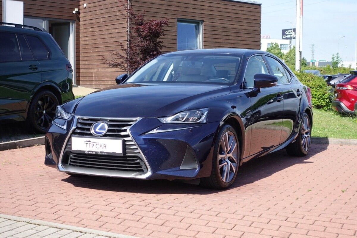 Lexus IS, 300h Executive Navi - fotka 2