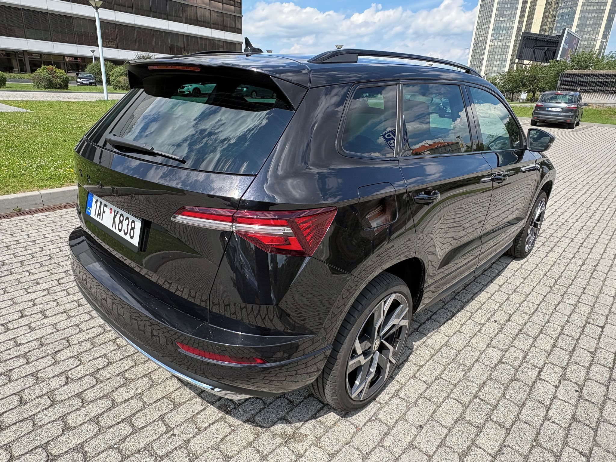 Škoda Karoq, 1.5 TSi, Sportline, DSG, tažné - fotka 5
