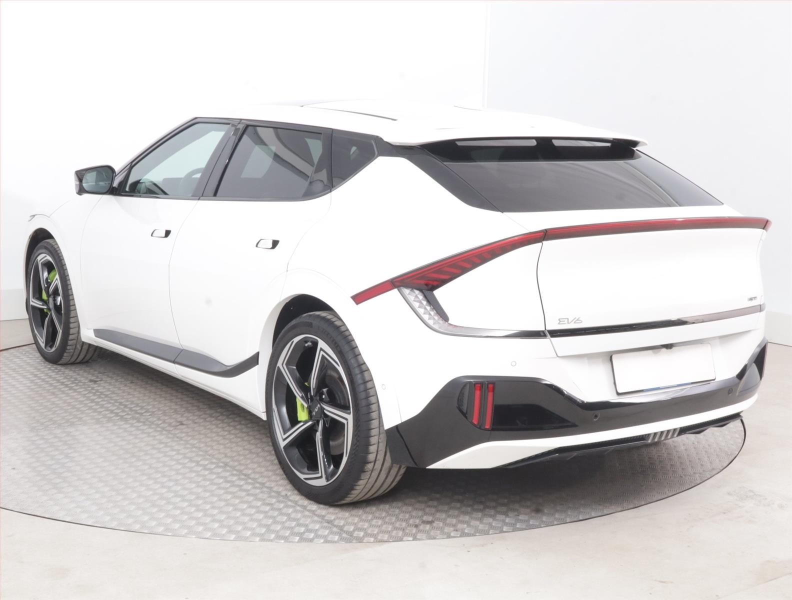Kia EV6, GT AWD 77.4 kWh, SoH 99% - fotka 4