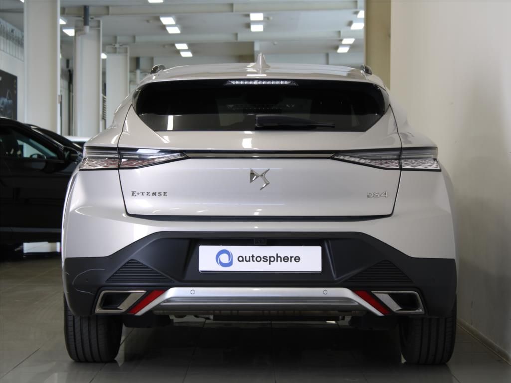 DS 4, 1,6 PHEV 165kW Rivoli 1.maj.ČR - fotka 4