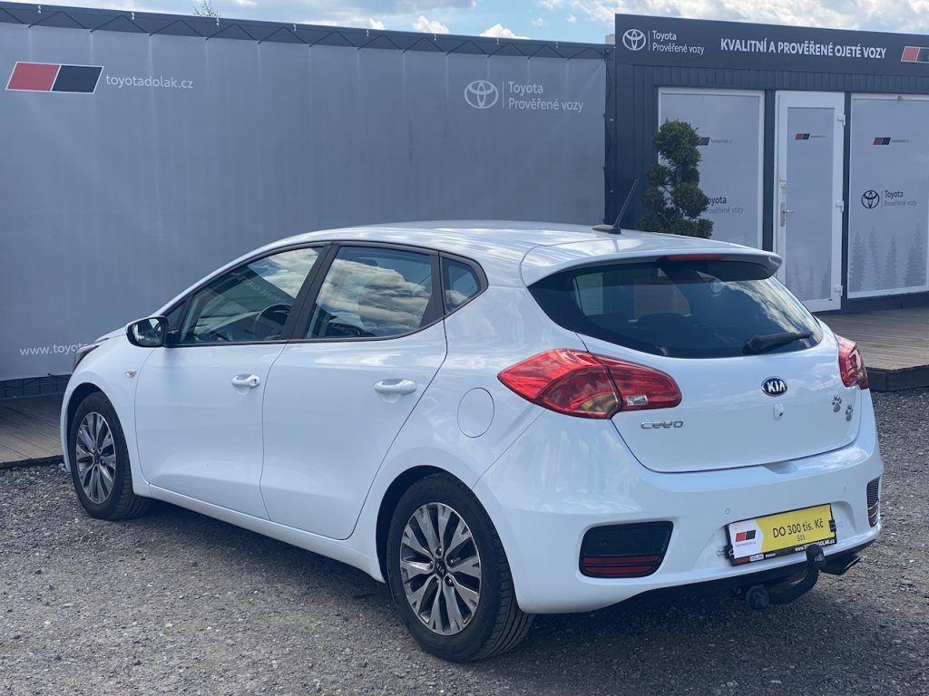 Kia Cee´d, 1.4i, ČR, manual, serviska - fotka 5