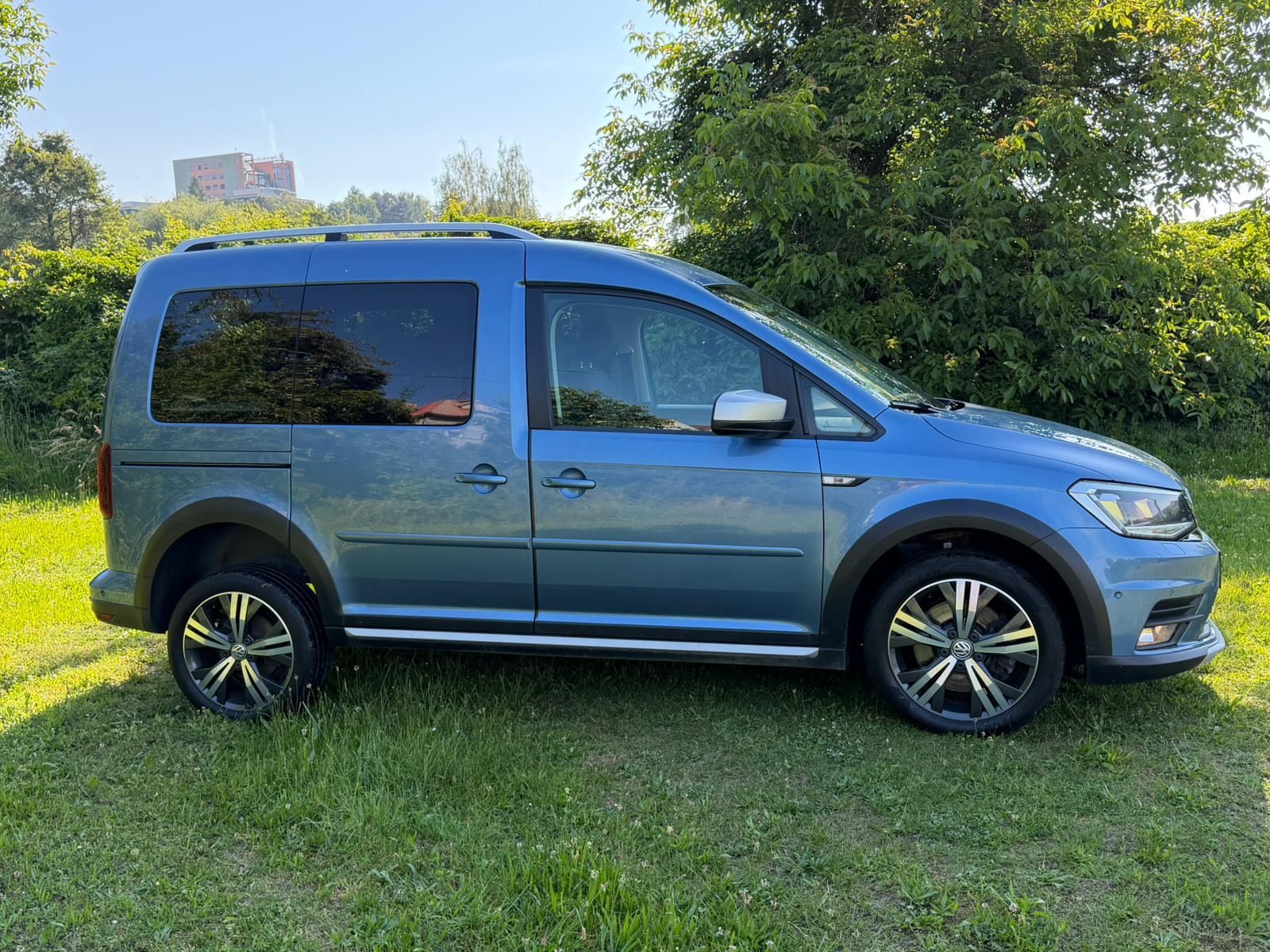 Volkswagen Caddy, ALLTRACK 2,0 TDI 4x4 -TOP STAV - fotka 5