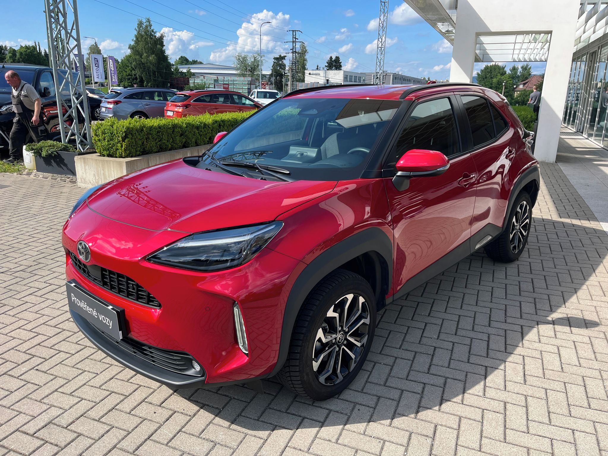 Toyota Yaris Cross, 1.5 Hybrid e-CVT Style + TZ - fotka 2