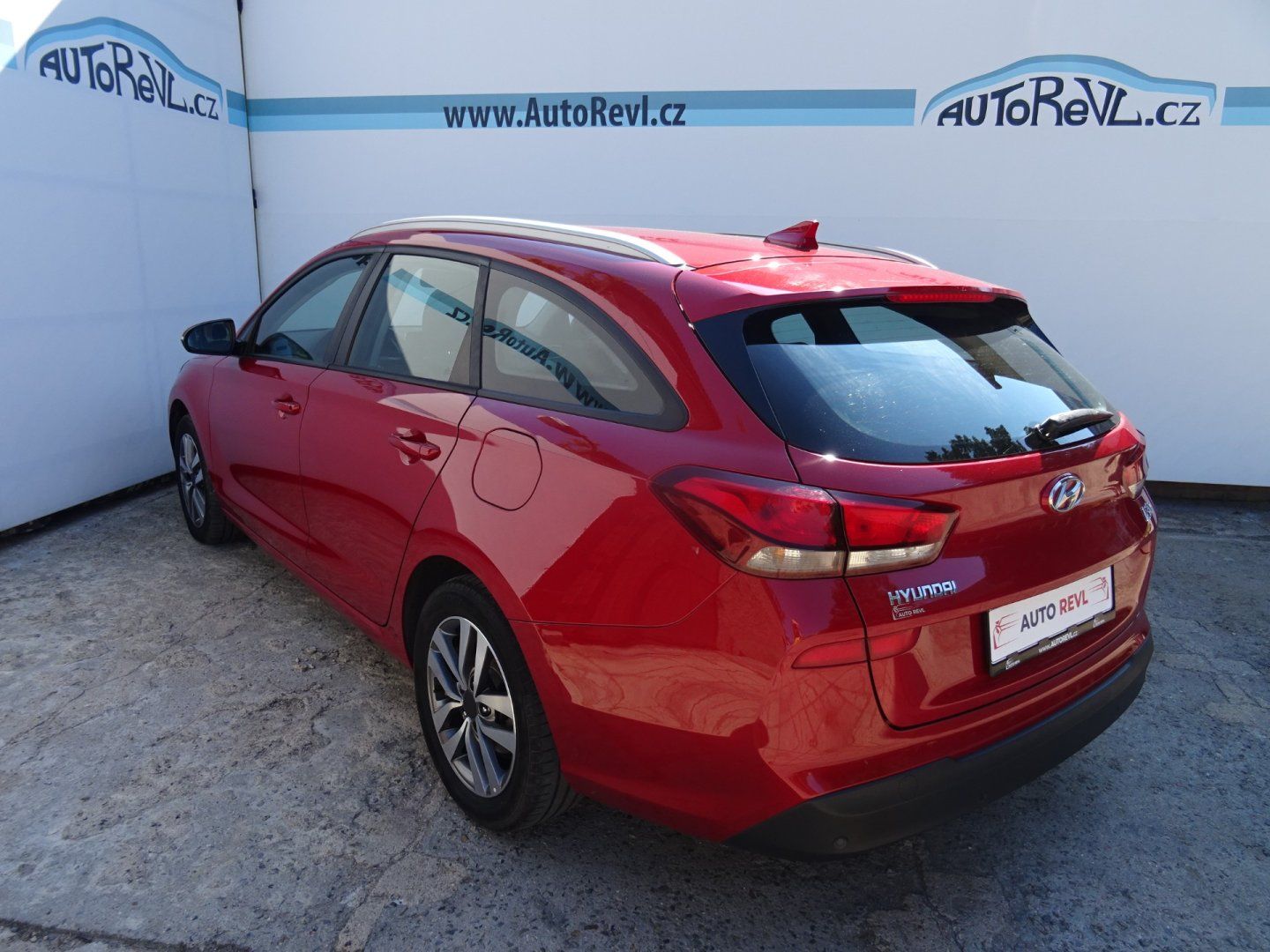 Hyundai i30, 1.4TGDi,103kW,1majČR,S.kn,ALU - fotka 3