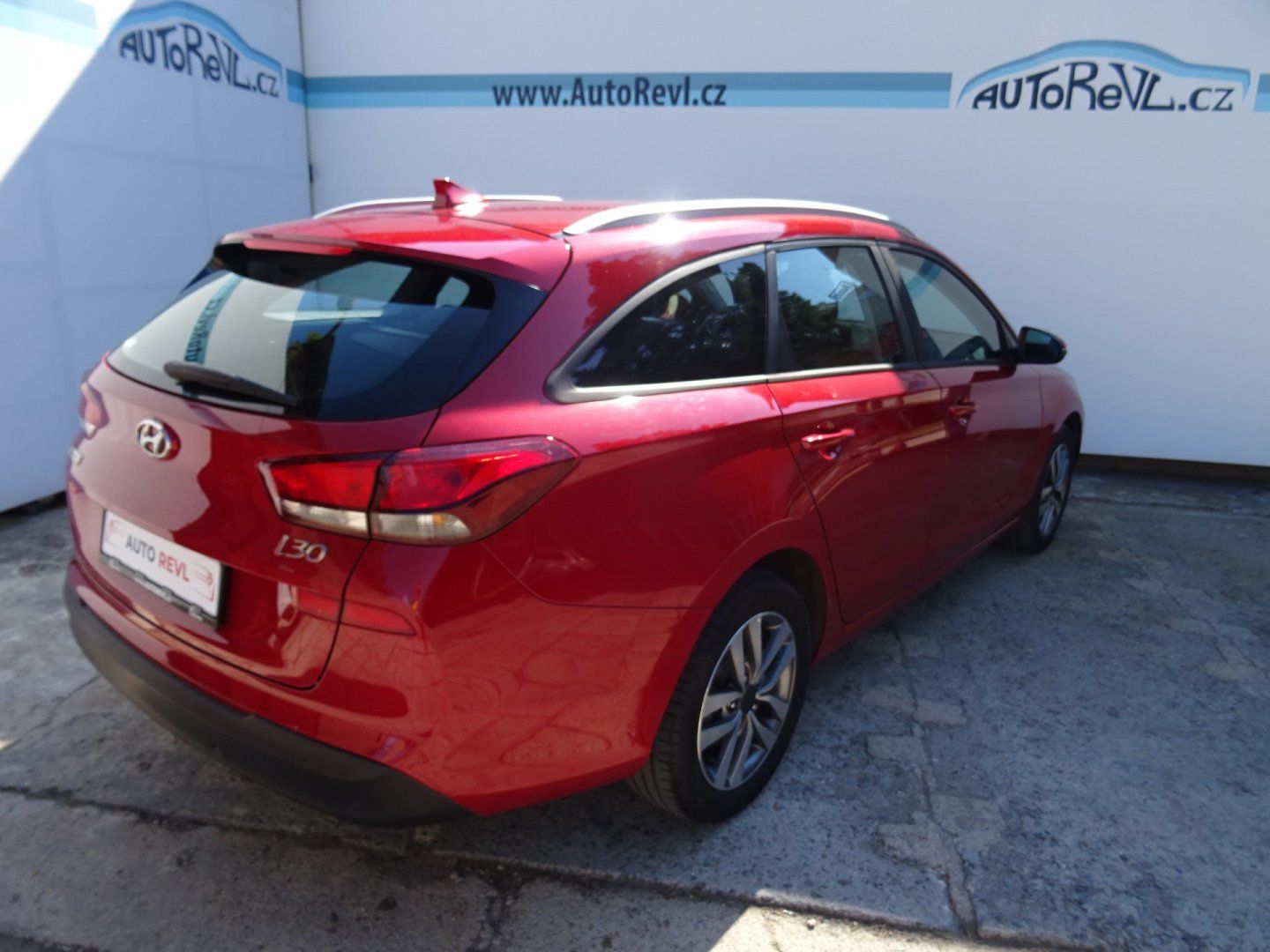 Hyundai i30, 1.4TGDi,103kW,1majČR,S.kn,ALU - fotka 4