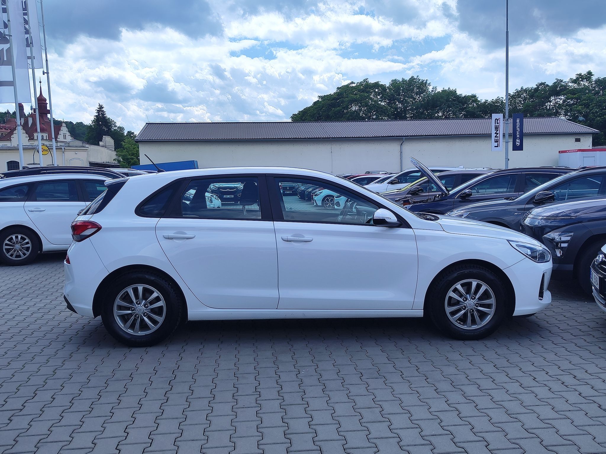 Hyundai i30, 1.4i/73kW Trikolor Komfort - fotka 4