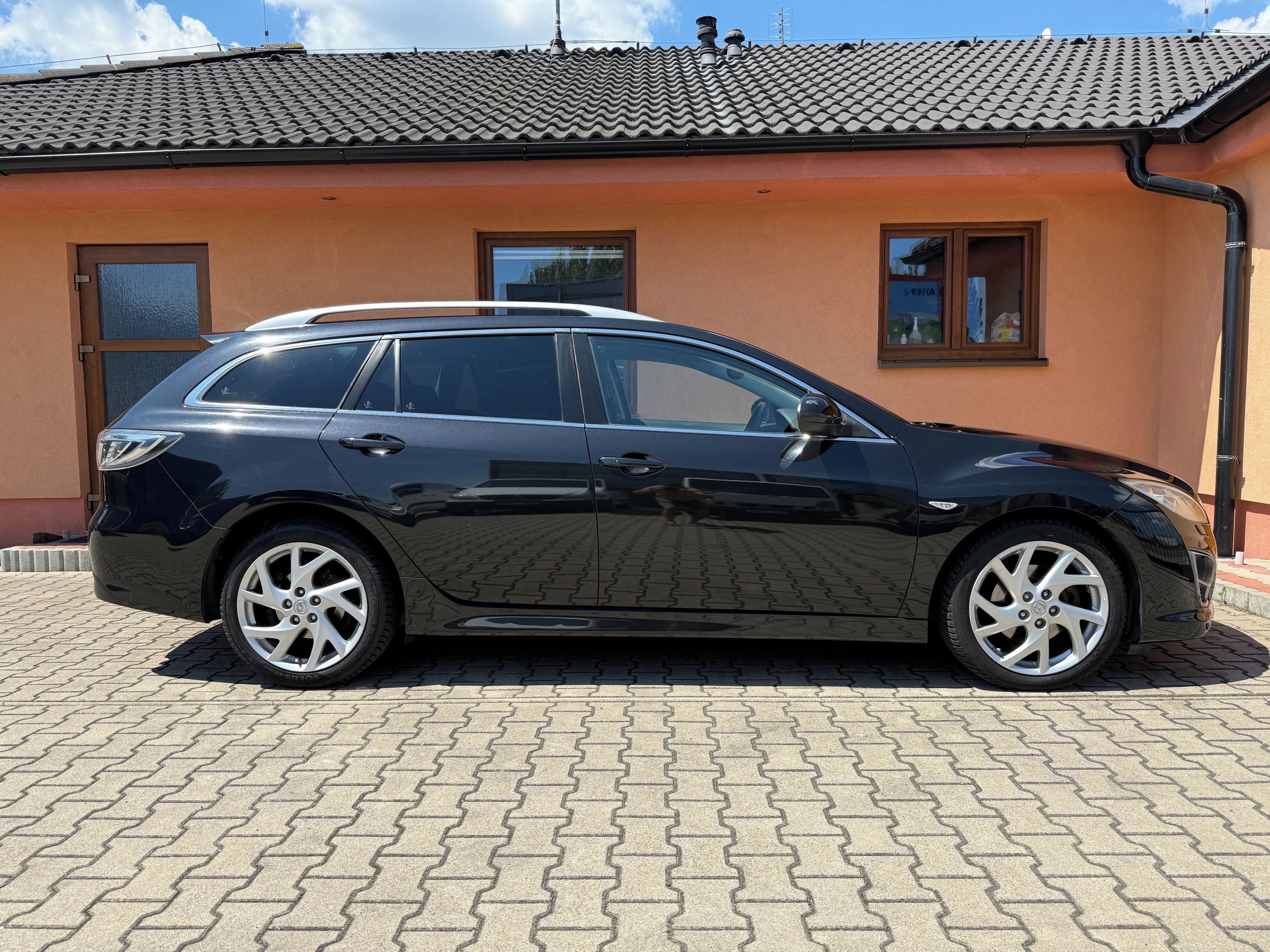 Mazda 6, GH 2.2d, kůže, Bose, keyless - fotka 4