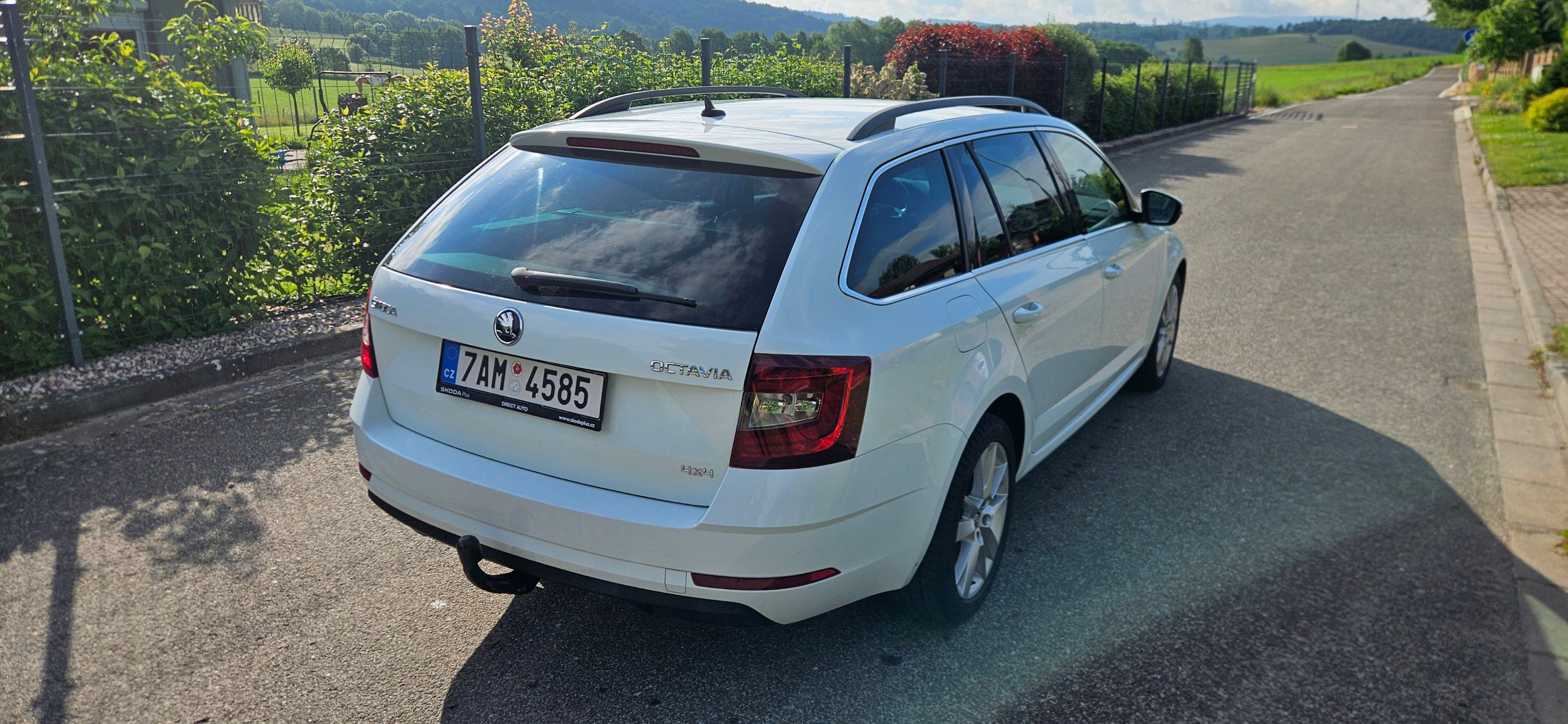 Škoda Octavia, 2.0 TDI 110KW DSG - 4x4 - DPH - fotka 4