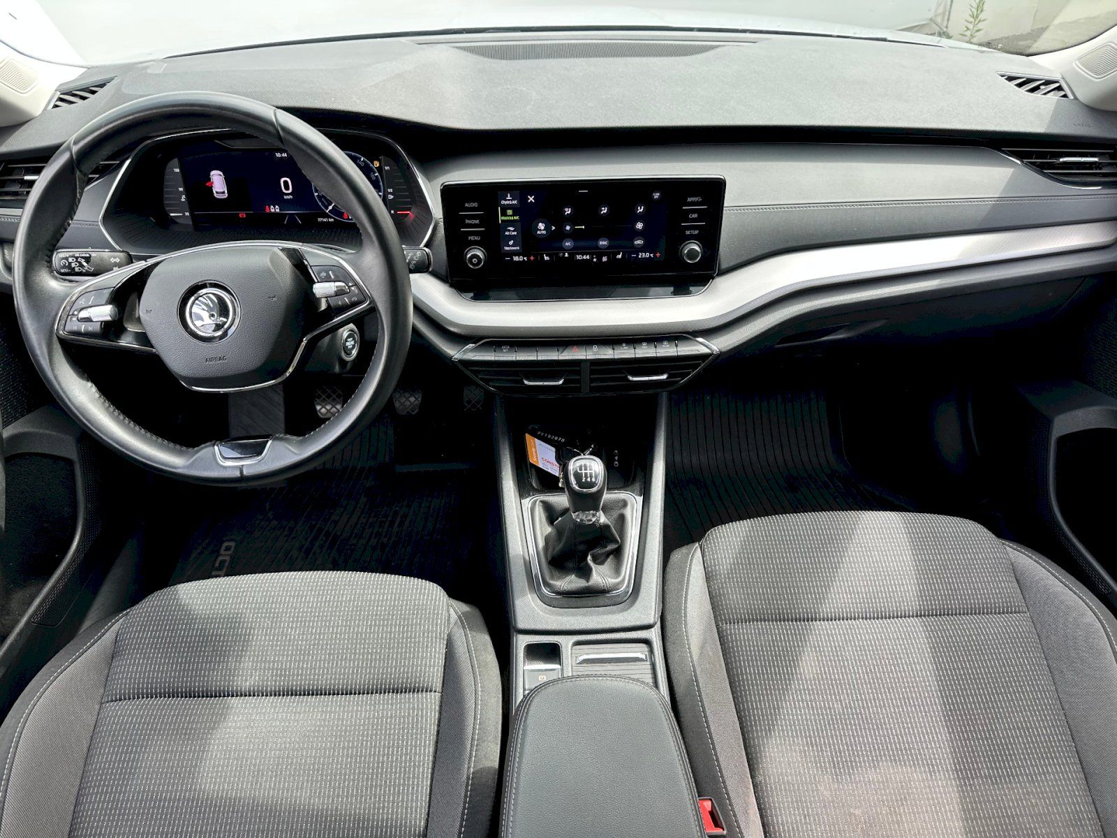 Škoda Octavia, 2.0 TDI 85kW Ambition Combi - fotka 5