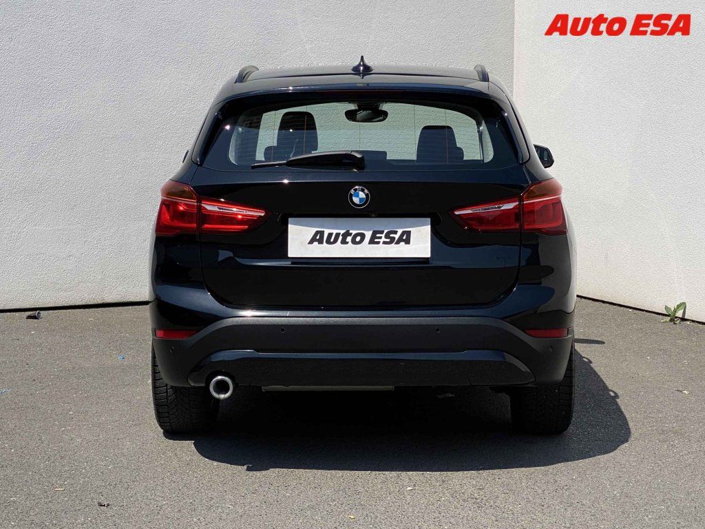 BMW X1, 1.5 D,servis.kniha,AT - fotka 5