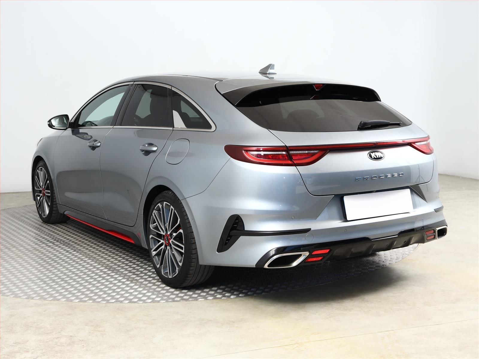 Kia ProCeed, GT 1.6 T-GDI, Automat, Kůže - fotka 4