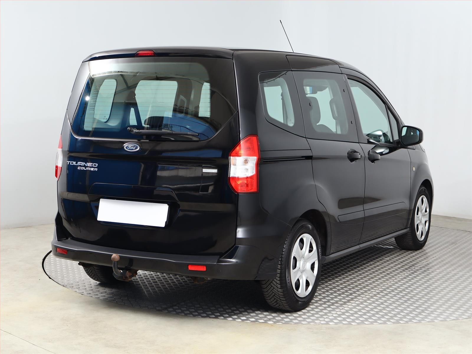 Ford Tourneo Courier, 1.0 EcoBoost, Trend, 5Míst - fotka 5