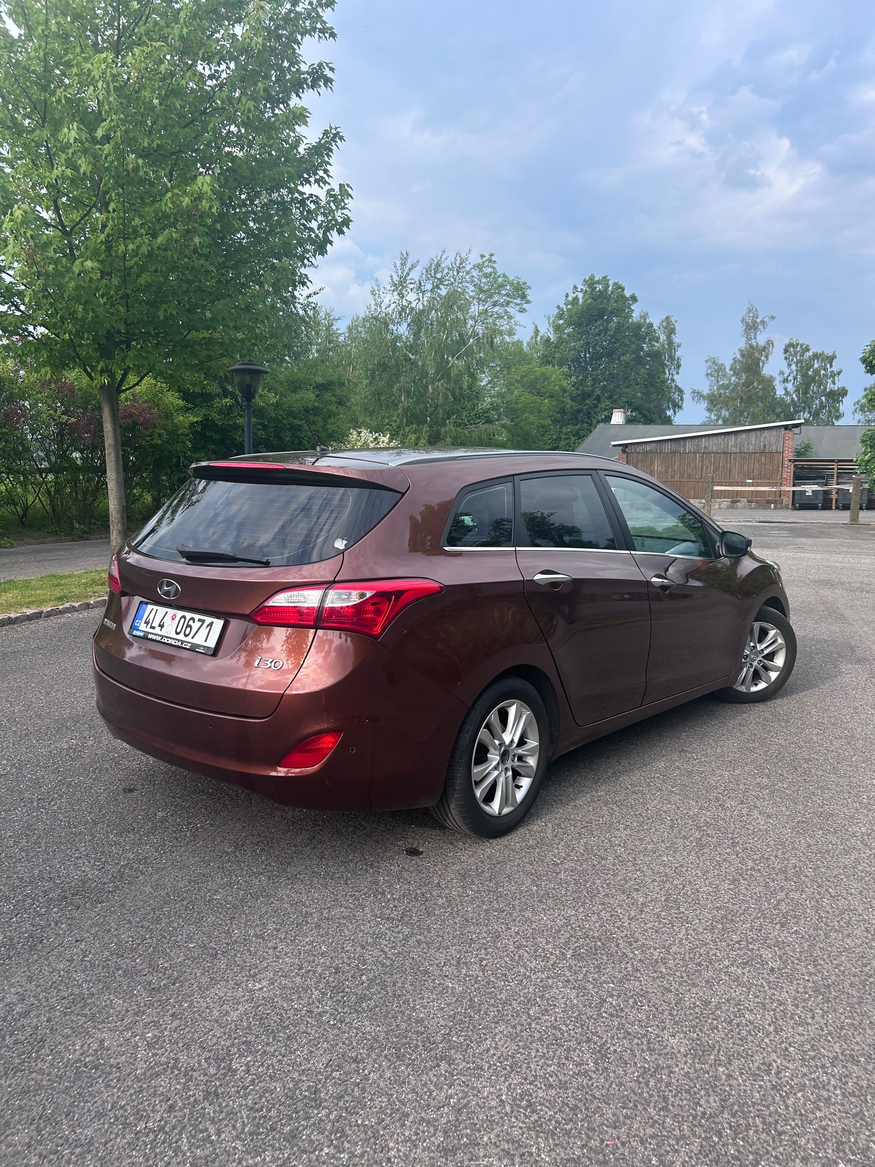 Hyundai i30, 1.6 GDI - polokůže - fotka 3