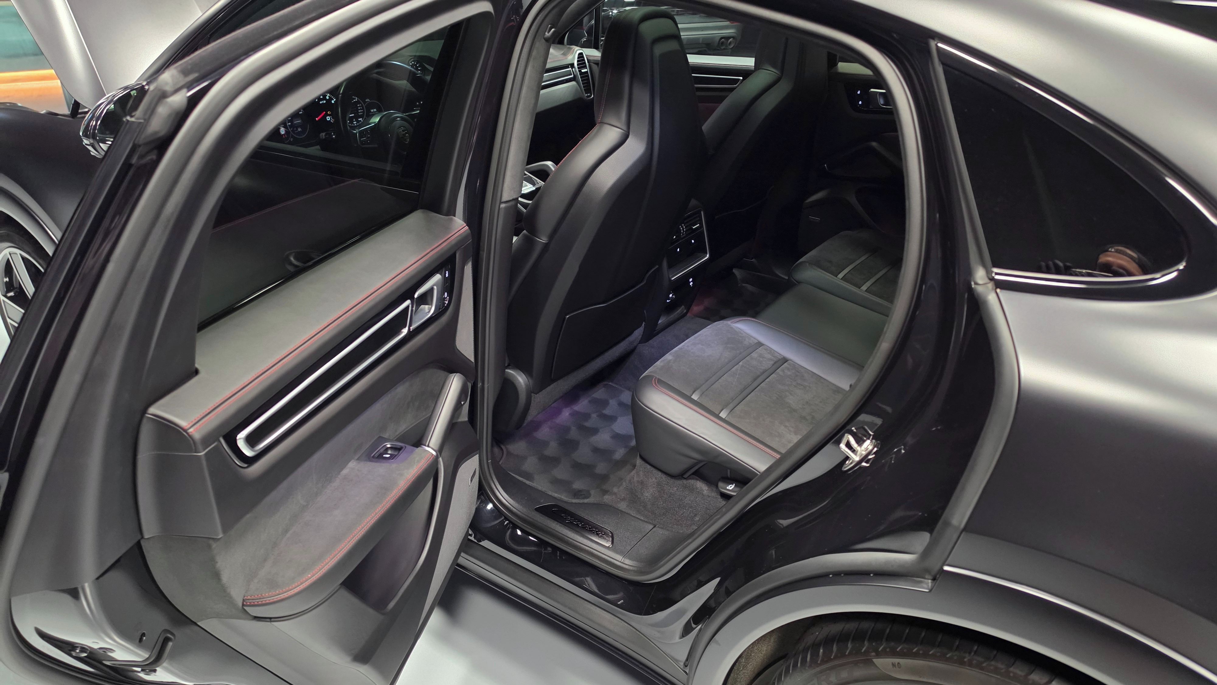 Porsche Cayenne, Porsche Cayenne GTS Coupé - fotka 6