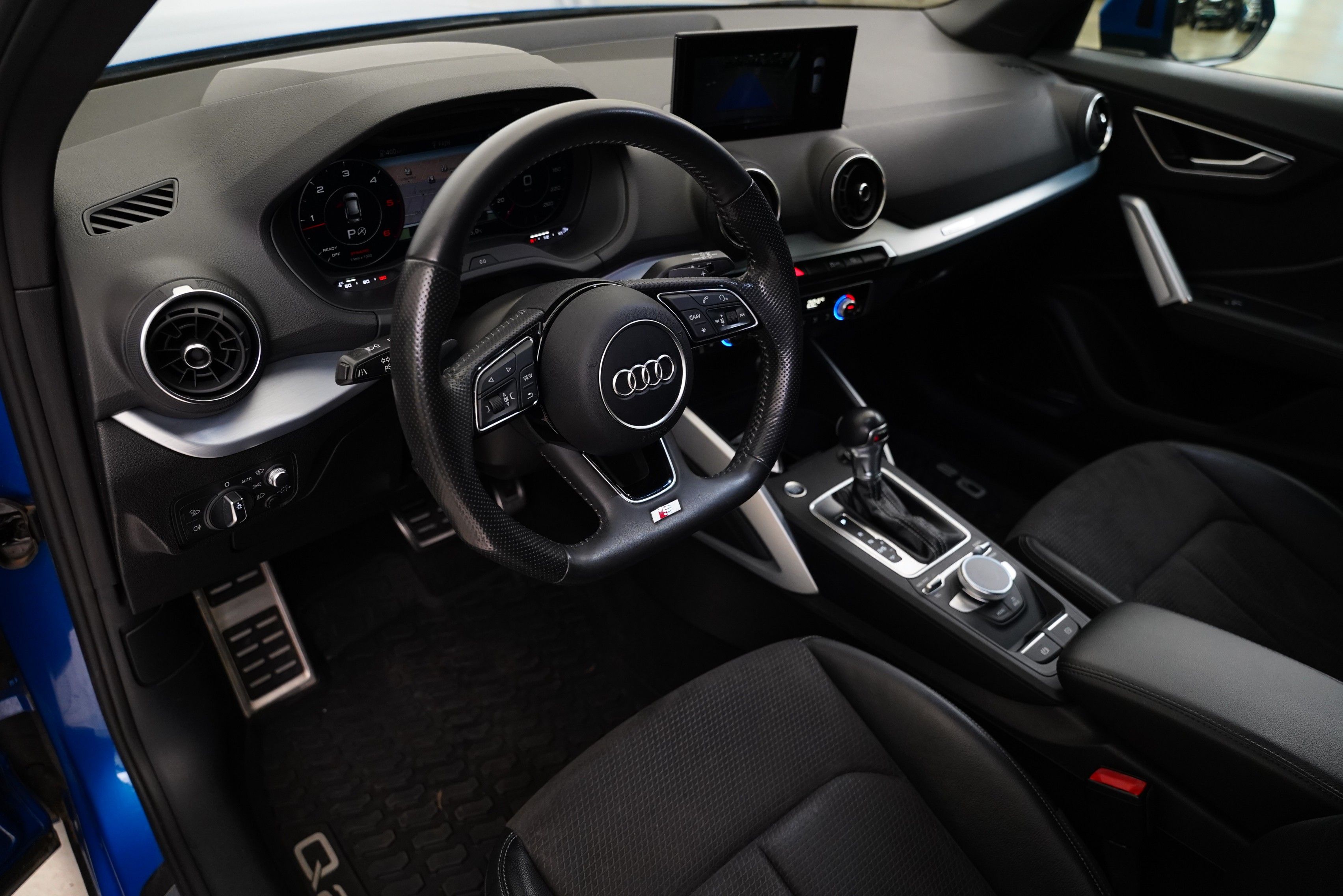 Audi Q2, 2.0 TDI 140 kW quattro Sport - fotka 5