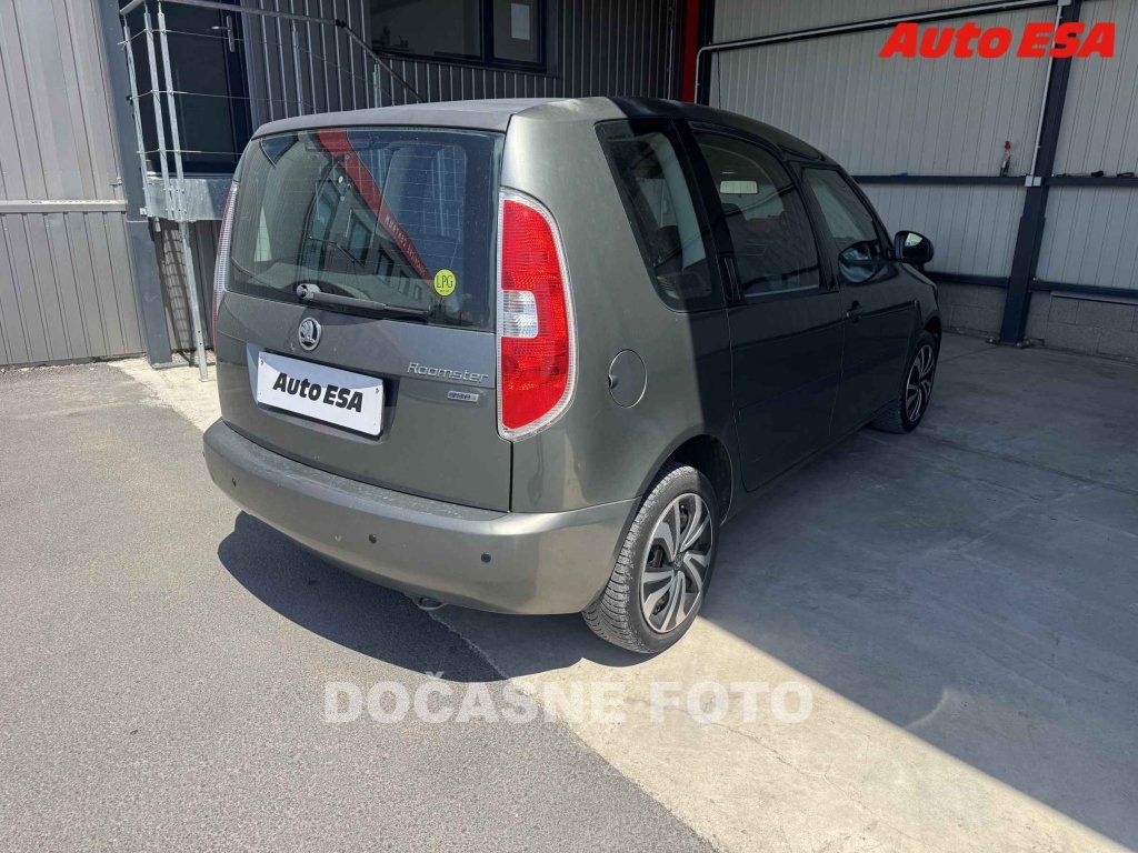Škoda Roomster, 1.2 HTP,STK6/28 - fotka 2