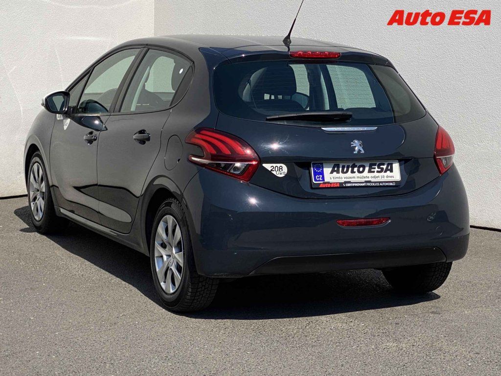 Peugeot 208, 1.2 - fotka 6