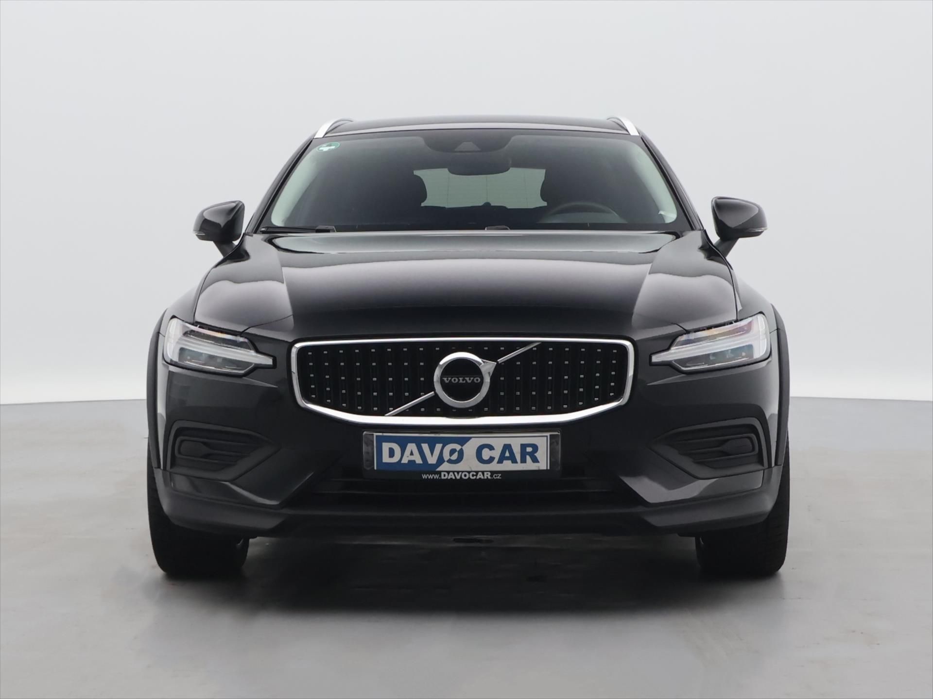 Volvo V60, 2,0 B4 AWD Cross Country CZ 1. - fotka 2