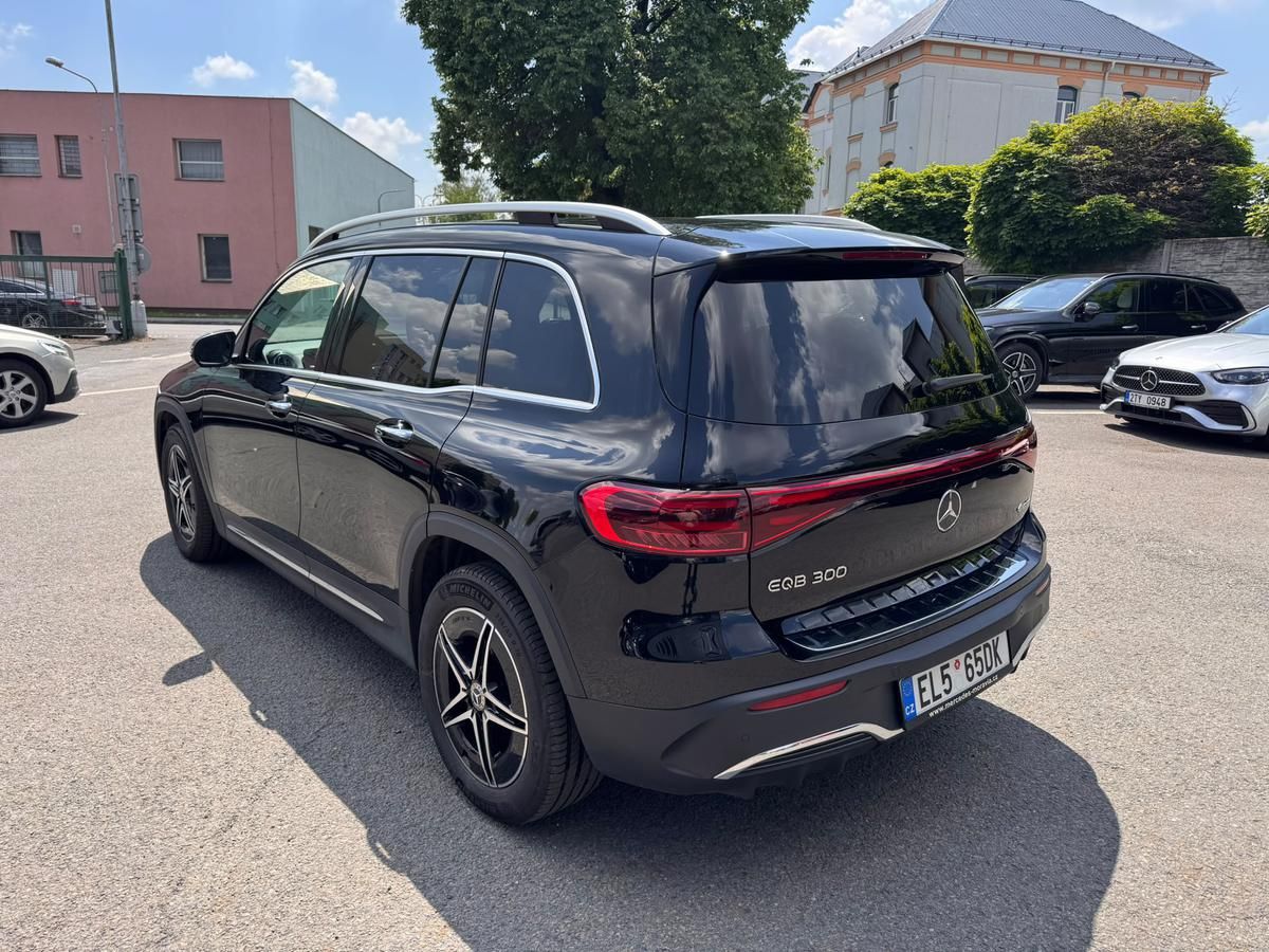 Mercedes-Benz EQB, 300 4M - fotka 5