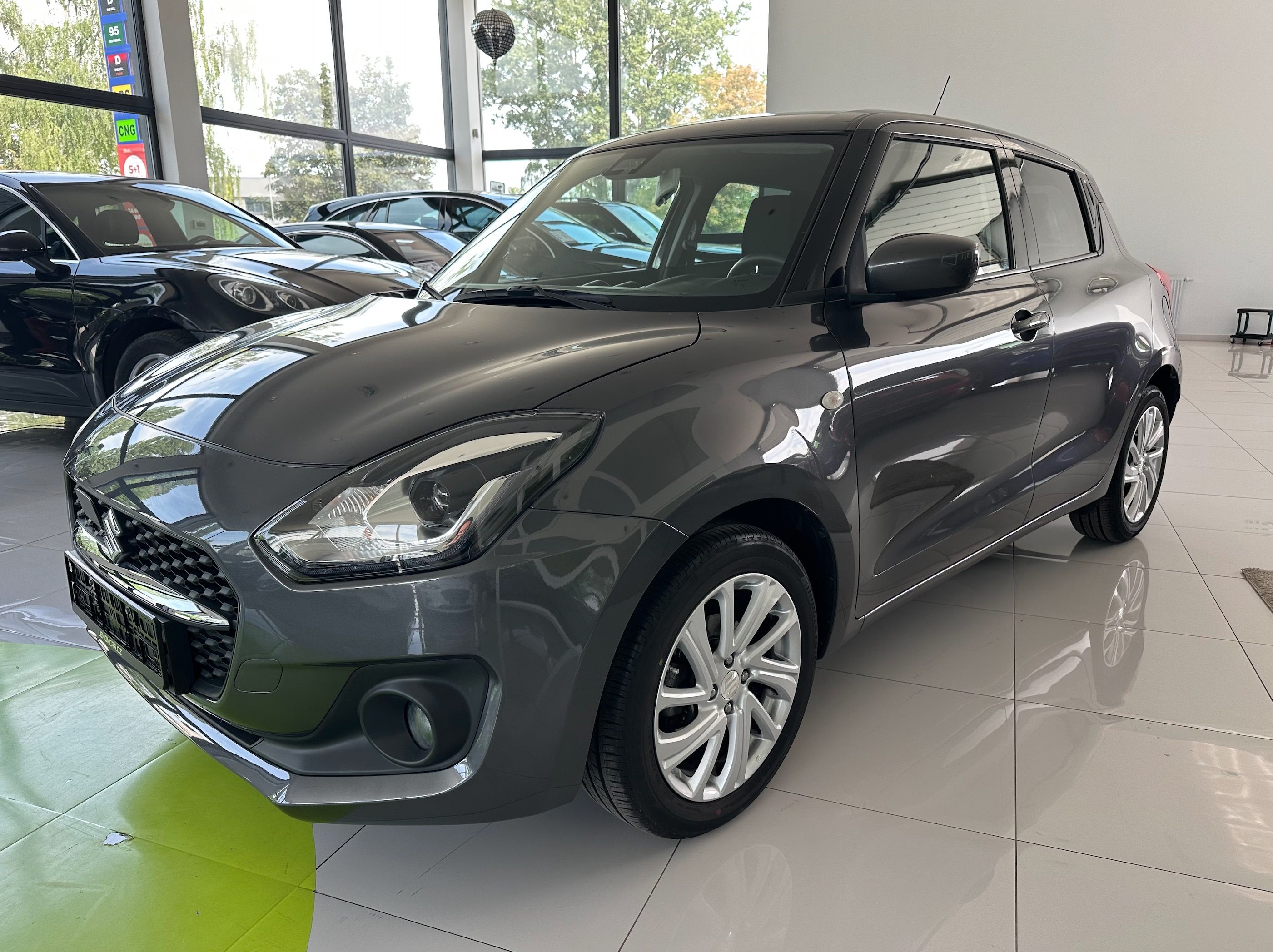 Suzuki Swift, 1.2 Hybrid 61kW AUTOMAT - fotka 3