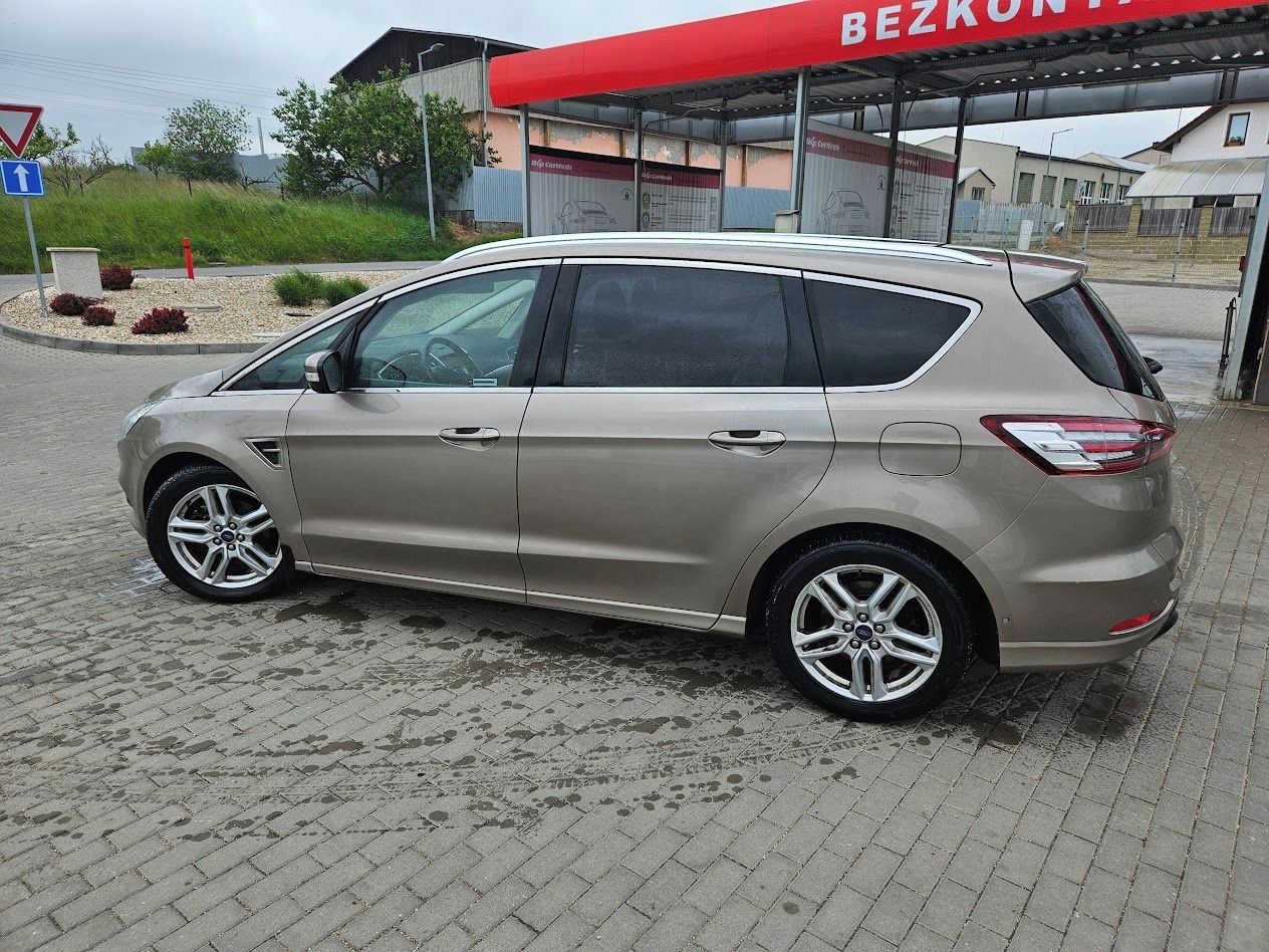 Ford S-MAX, manuál 140kW, 7 míst - fotka 3