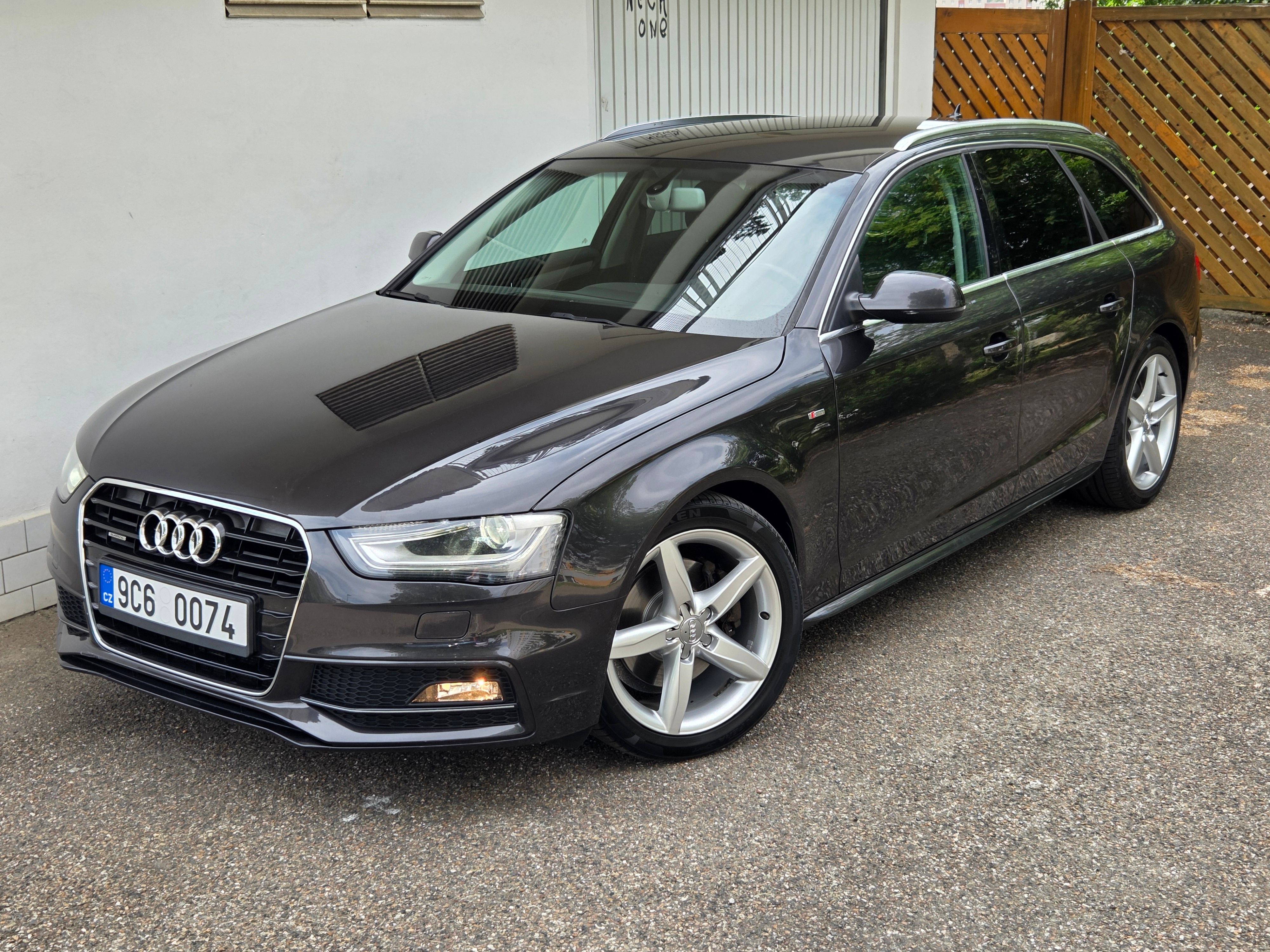 Audi A4, 2.0TDI 140kw S line Quattro