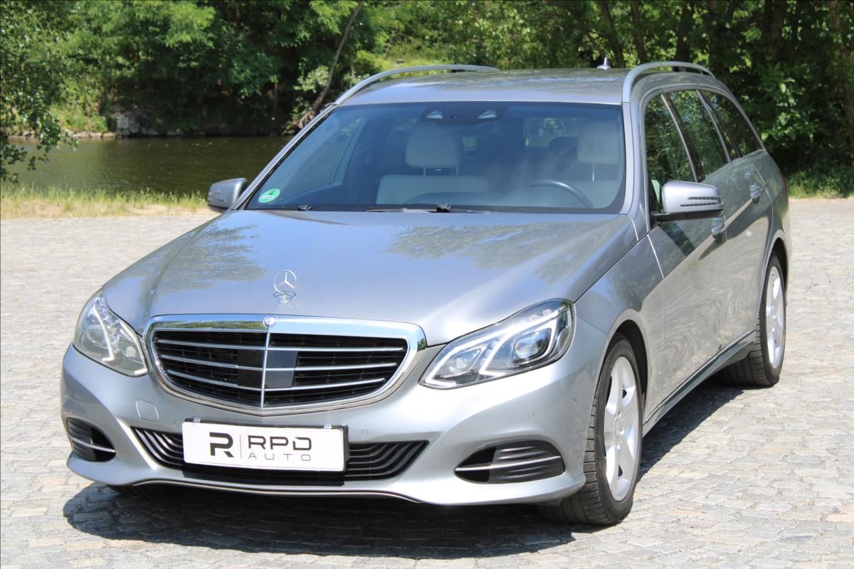 Mercedes-Benz Třídy E, 350CDI 4M/ DISTRONIC / KEYLESS - fotka 3