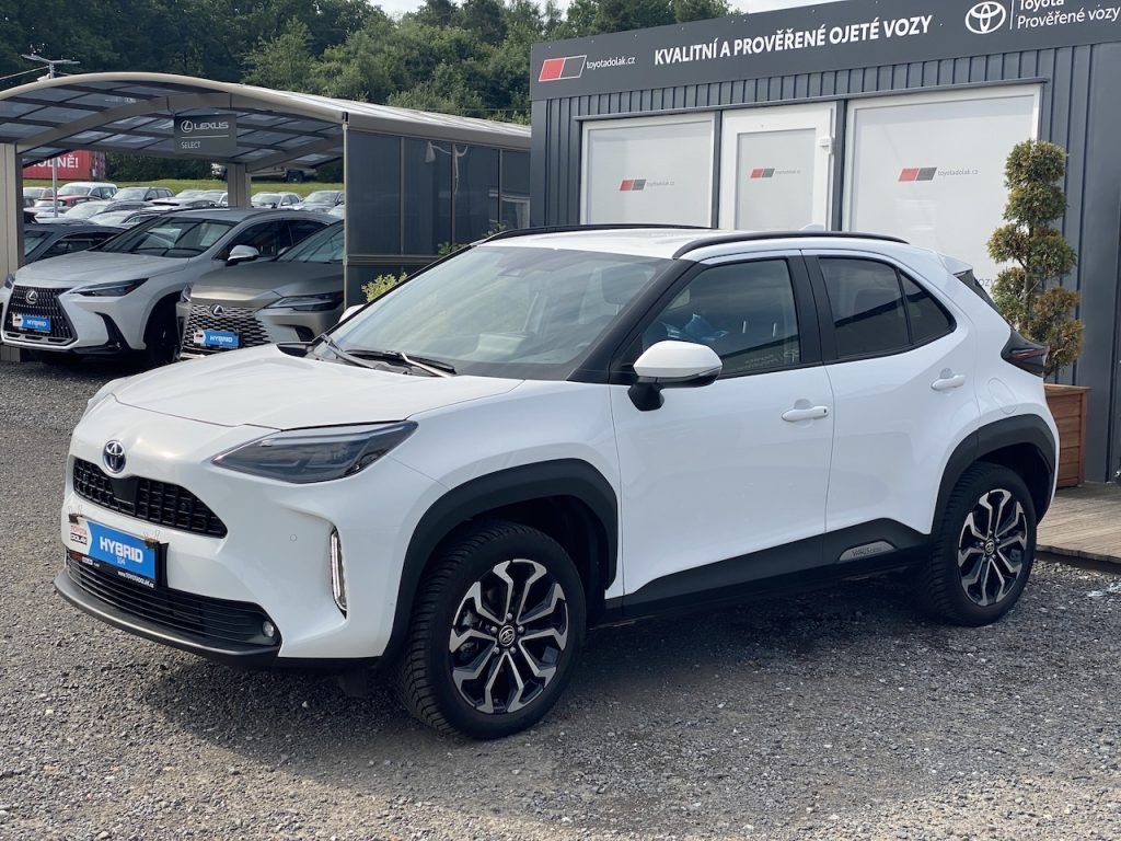 Toyota Yaris Cross, 1.5HEV, ČR-1m, Style Tech, 4x4 - fotka 4