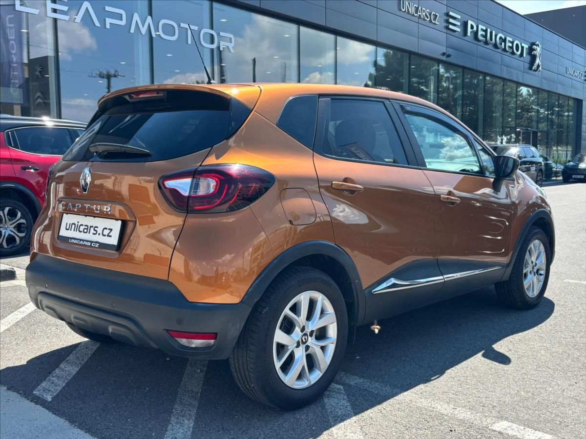 Renault Captur, 1,3 TCe  Limited AT ČR - fotka 6