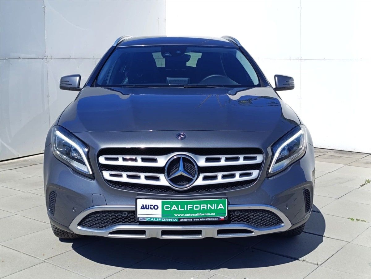 Mercedes-Benz GLA, 2,2 200d Kamera Navi Kůže LED - fotka 3